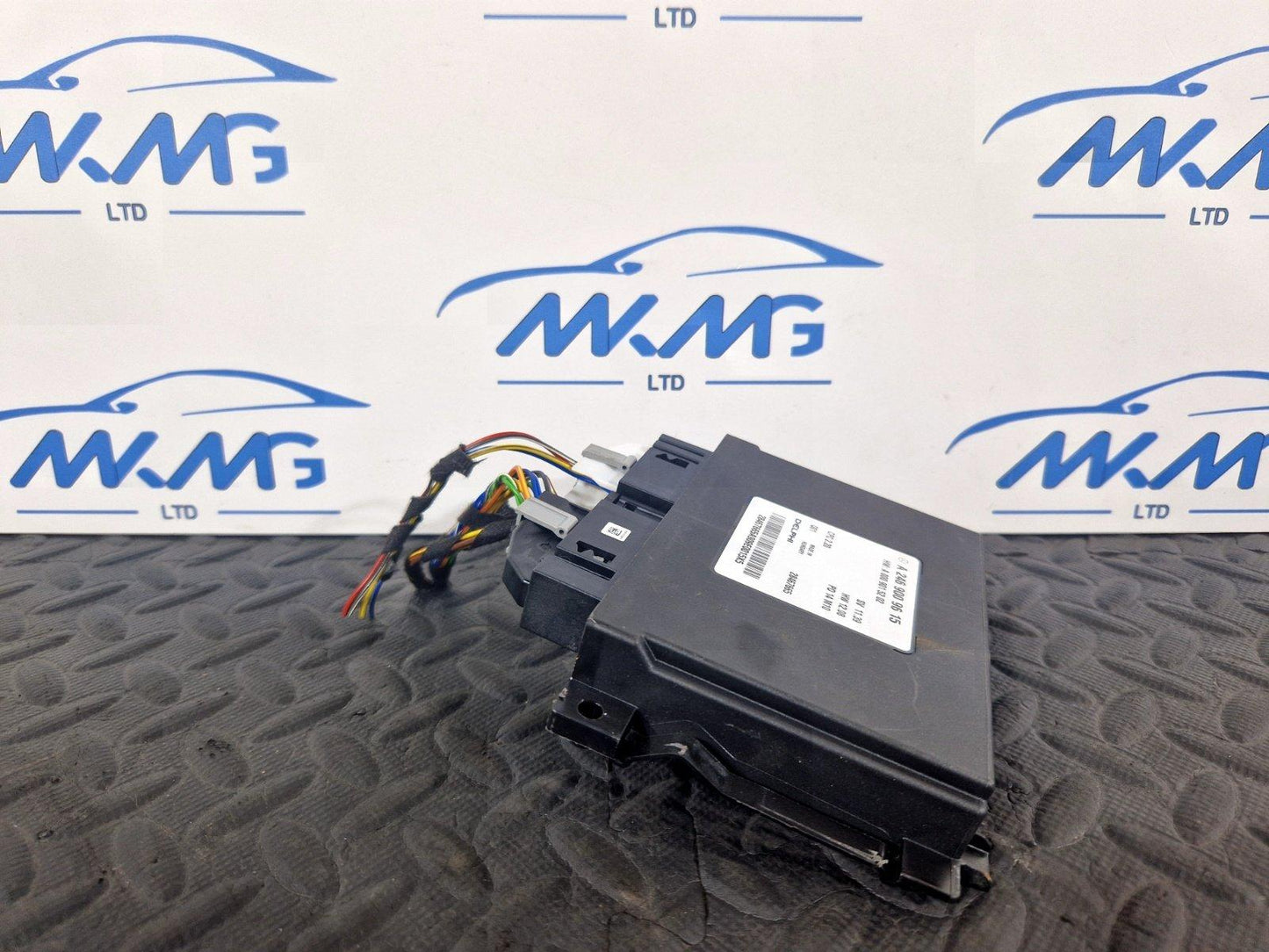 12-18 MERCEDES BENZ W176 PDC PARKING CONTROL MODULE A2469009615