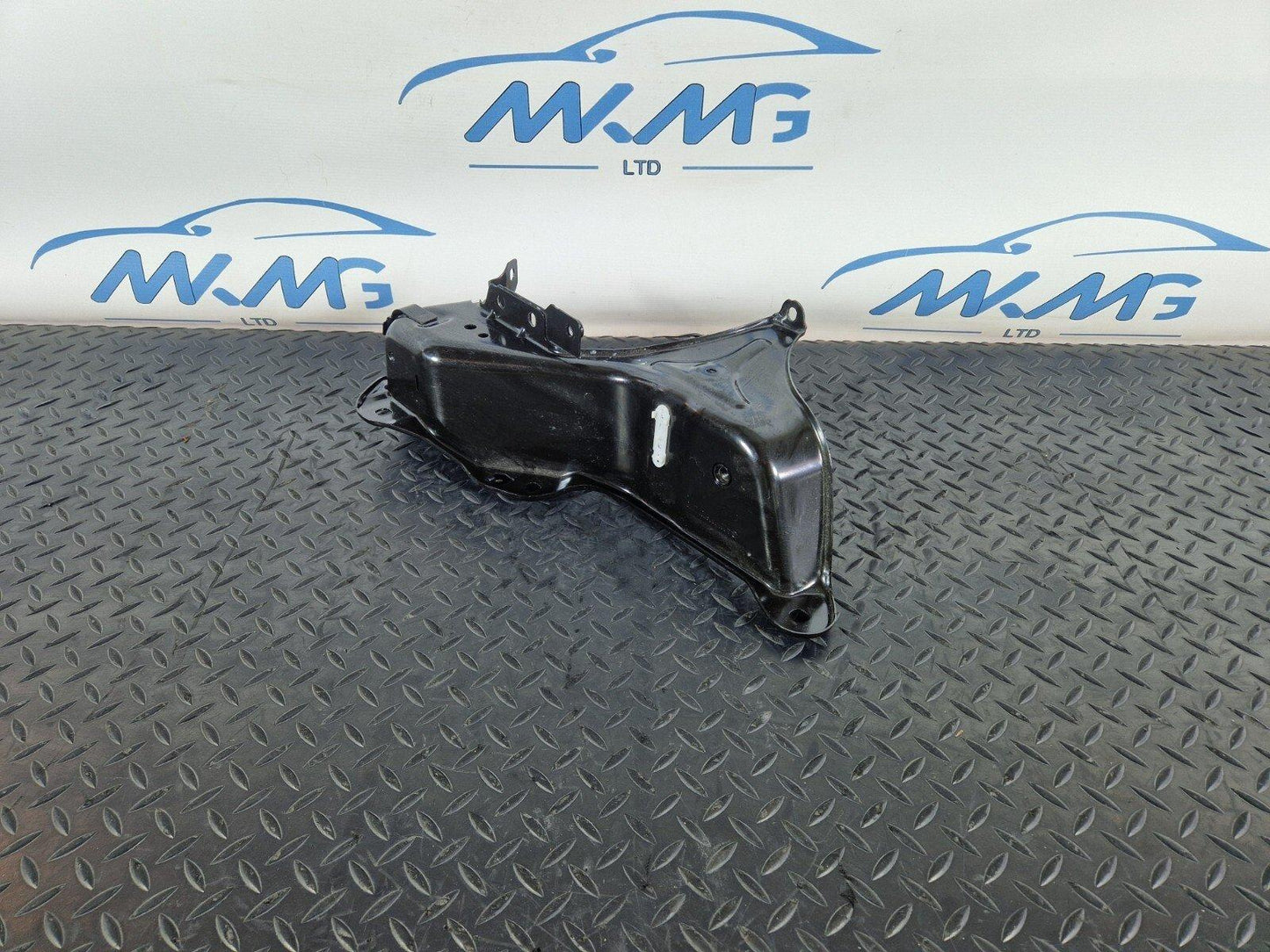 14-21 MERCEDES BENZ C300h W205 OEM LEFT BOOT LINER BRACKET A2056308701