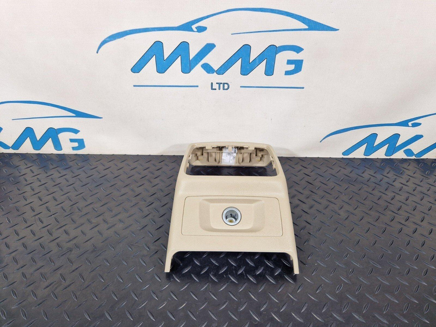 16-24 AUDI A5 F5 COUPE GENUINE CENTRE CONSOLE REAR V12 SOCKET & TRIM 8W0863324