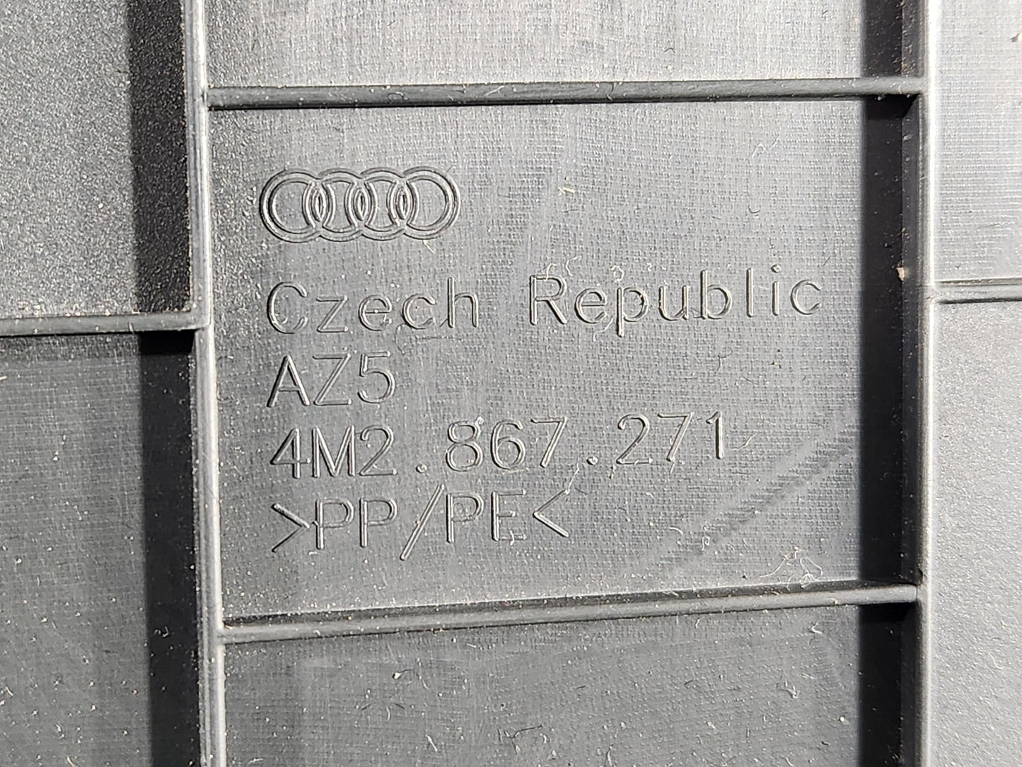 Audi Q7 4M Genuine Dashboard Lower Cover Trim Panel 4M2867271