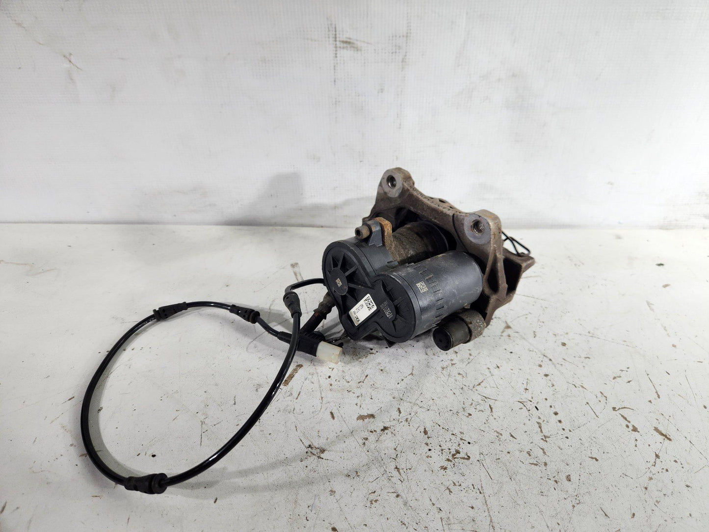 Range Rover Evoque Genuine Rear Right O/S Driver Brake Caliper M8D2-2K327-BB