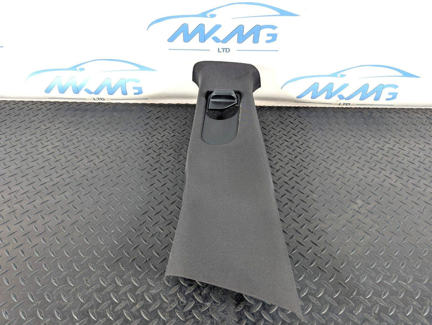 13-19 MERCEDES BENZ CLA C117 GENUINE LEFT SIDE B PILLAR TRIM A1176900525