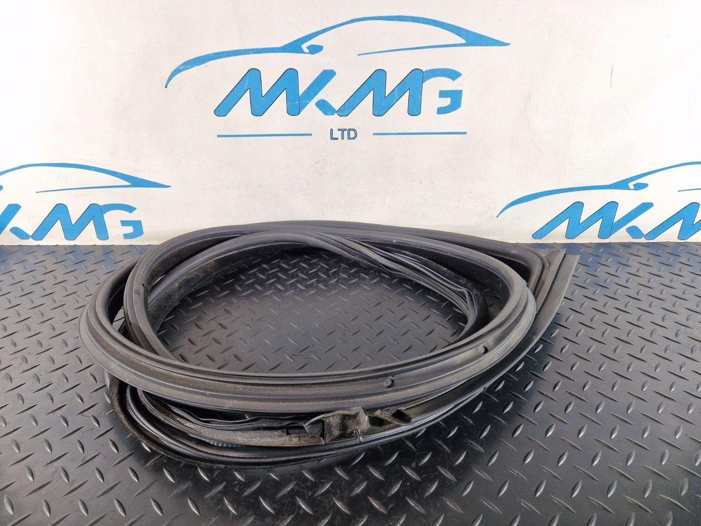 11-18 BMW 6 SERIES F13 GASKET SEAL RUBBER FRONT DOOR LEFT PASSENGER SIDE 7221325