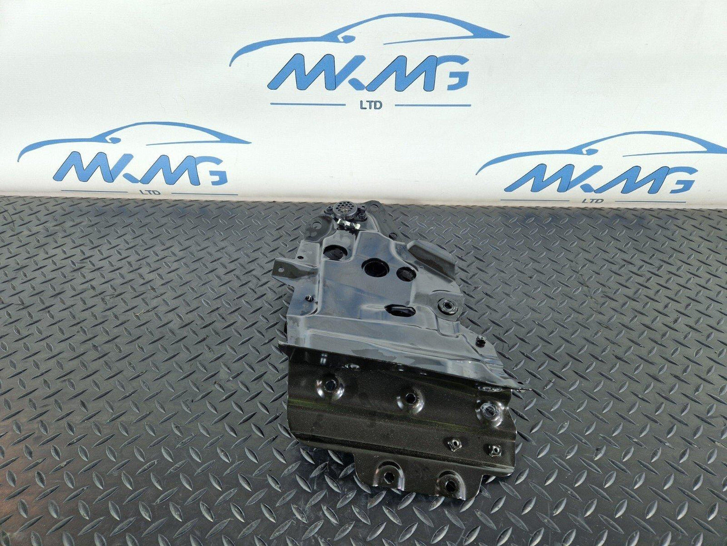 12-17 AUDI S5 CONVERTIBLE REAR RIGHT ROOF MOUNT BRACKET 104021DD31936