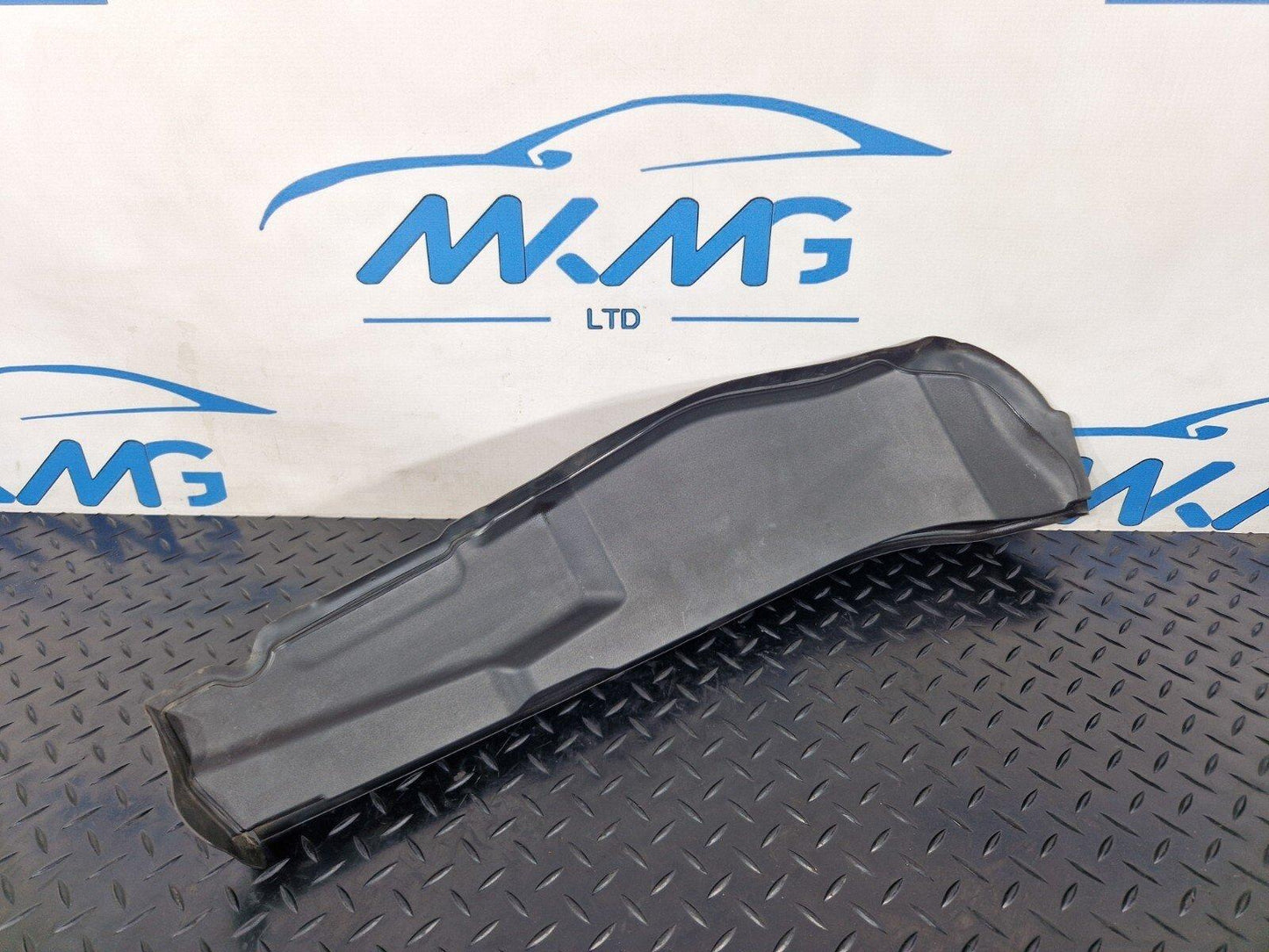 16-22 BMW X1 F48 GENUINE PASSENGER LEFT SIDE BONNET ENGINE SEAL BRACKET 7329399