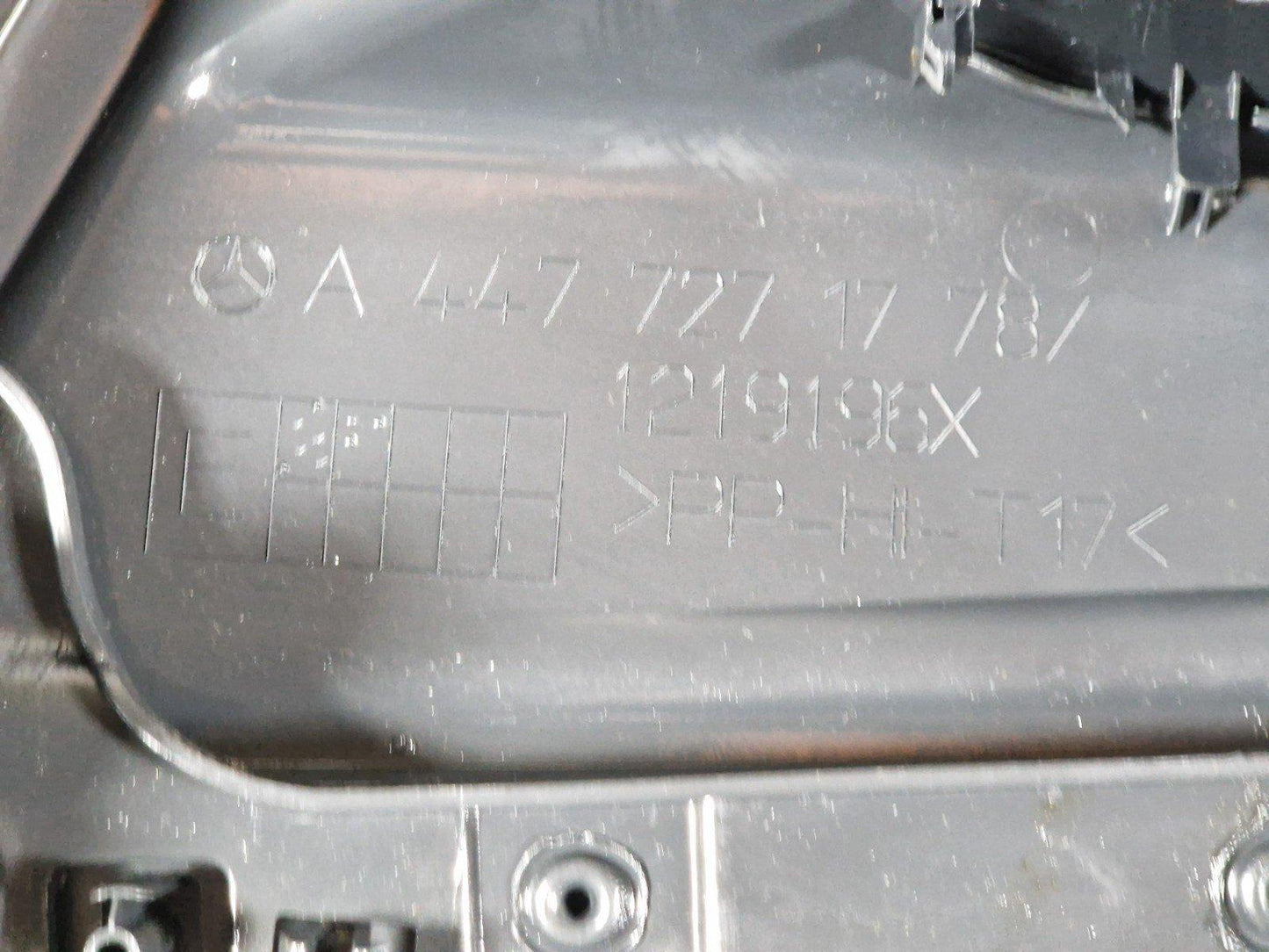 14-23 MERCEDES VITO W447 GENUINE FRONT LEFT N/S DOOR CARD PANEL A4477271778
