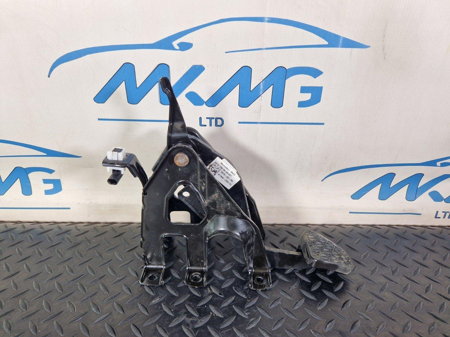 18-ON MERCEDES BENZ SPRINTER W907 BRAKE PEDAL ASSEMBLY A9102900000