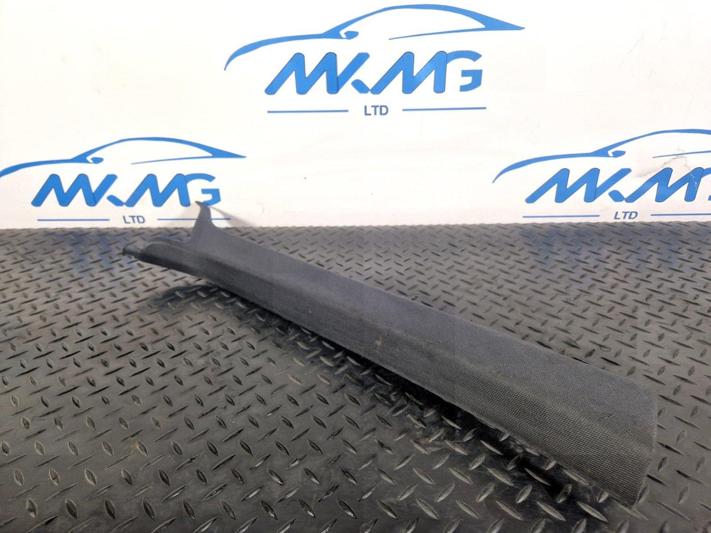 16-19 AUDI A4 B9 S-LINE FRONT RIGHT O/S A-PILLAR BLACK TRIM 8W0867234