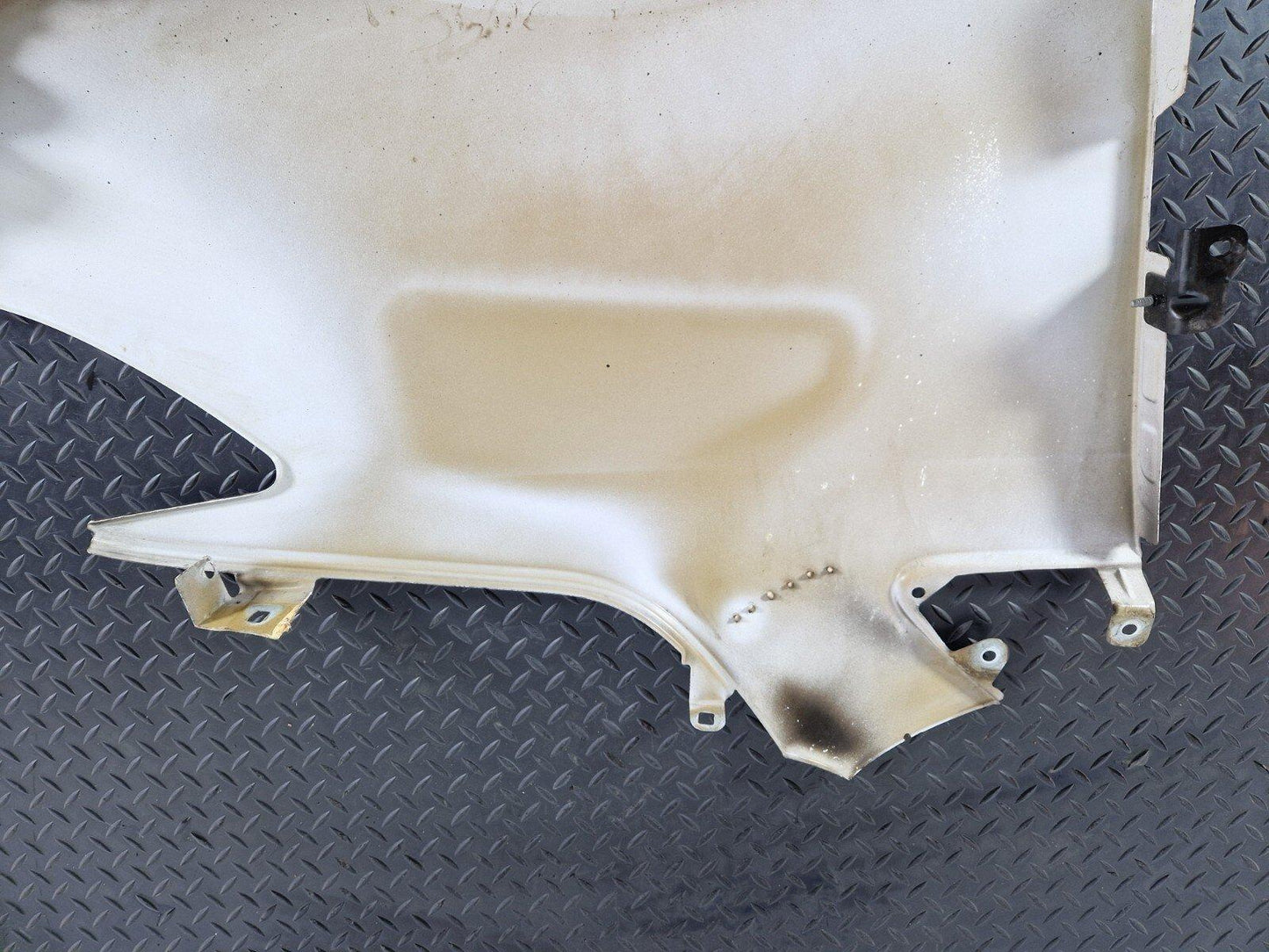 18-ON MERCEDES BENZ SPRINTER W907 FRONT LEFT PASSENGER SIDE WING FENDER