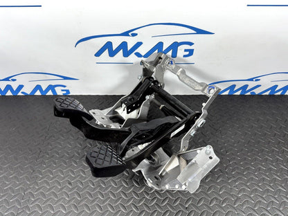 16-19 AUDI A4 B9 GENUINE BRAKE & CLUTCH PEDAL BOX ASSEMBLY 8W2721117 8W2721316