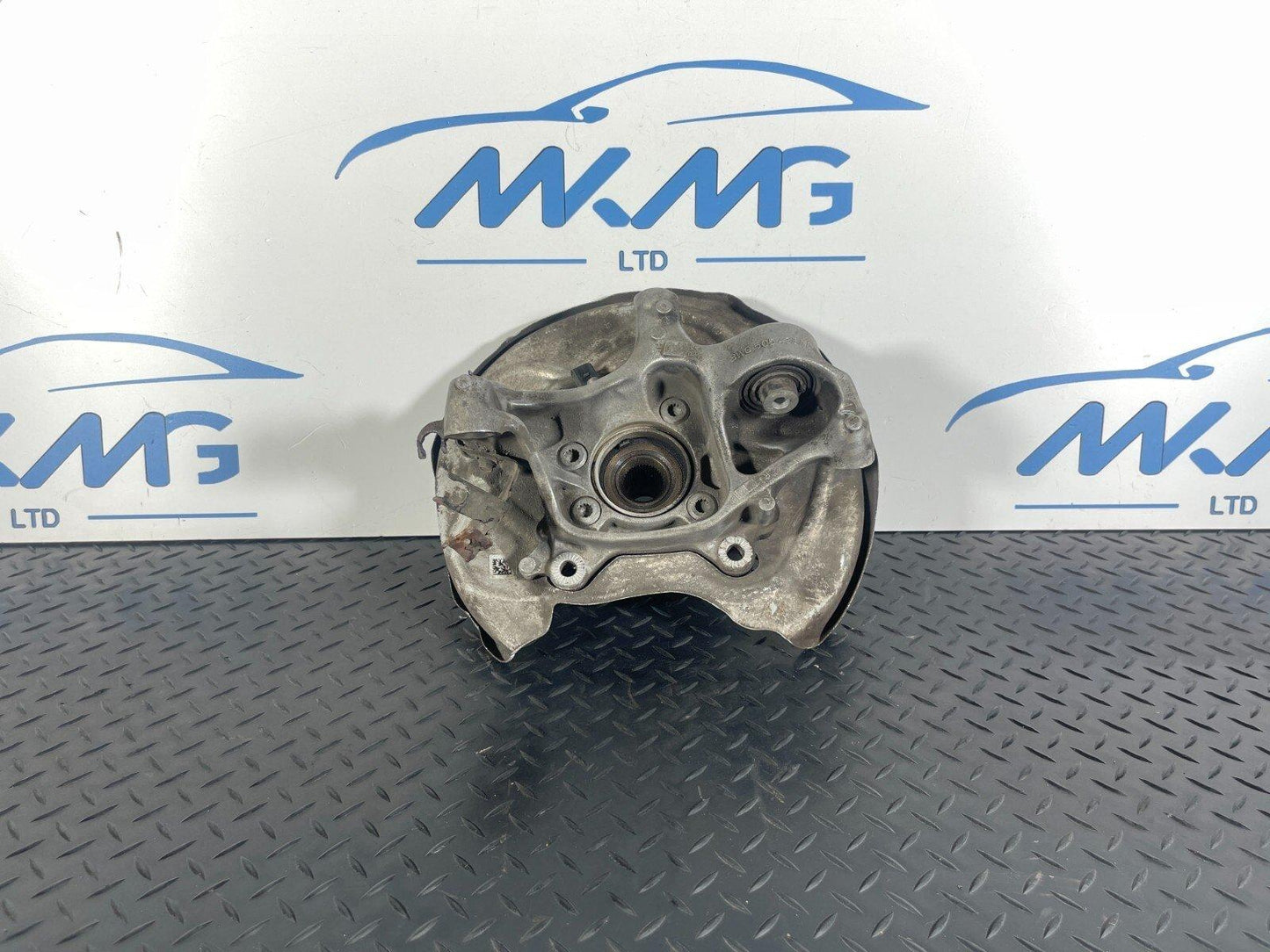 16-19 AUDI A4 B9 QUATTRO GENUINE FRONT RIGHT DRIVER SIDE WHEEL HUB 8W0505436AA