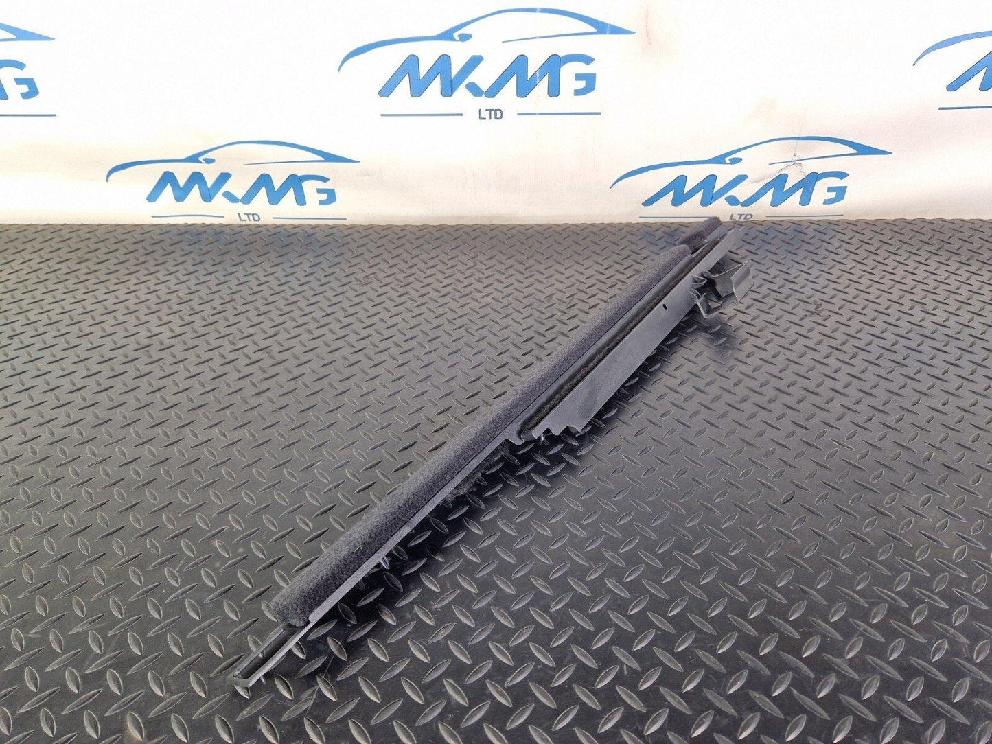 16-19 AUDI A4 AVANT B9 S-LINE REAR RIGHT BOOT INTERIOR TRIM PANEL 8W9861828