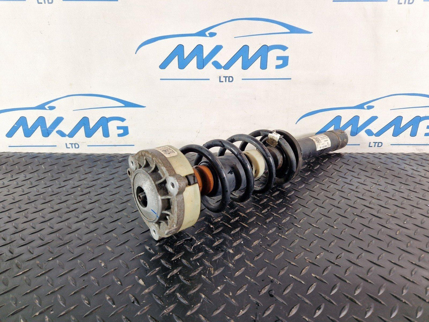 16-19 AUDI A4 B9 FRONT SHOCK ABSORBER FITS LEFT & RIGHT SIDES 8W0413031AA