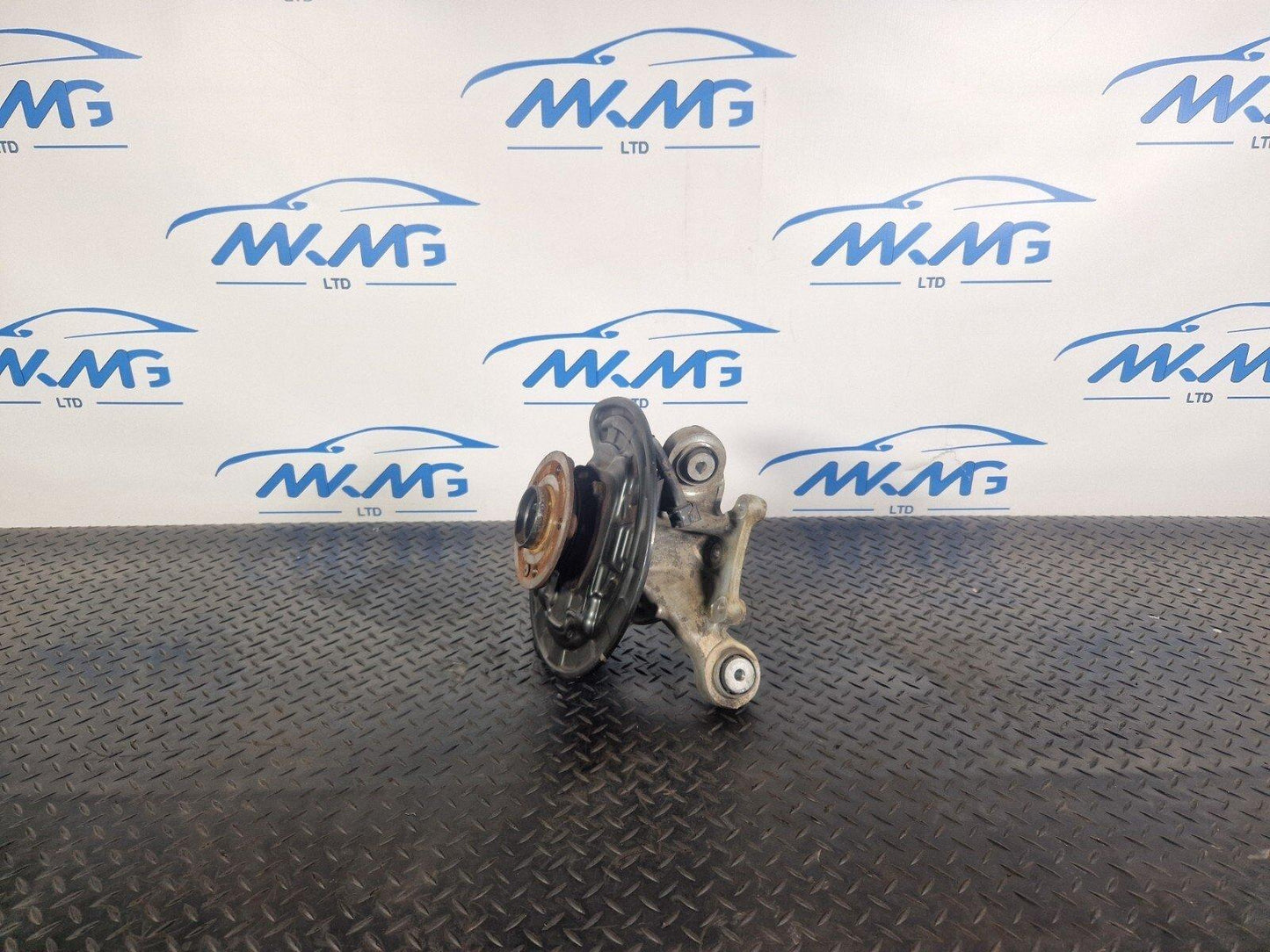 18- ON MERCEDES A B CLA W177 W247 C118 O/S/R  WHEEL HUB & BEARING 2473570400