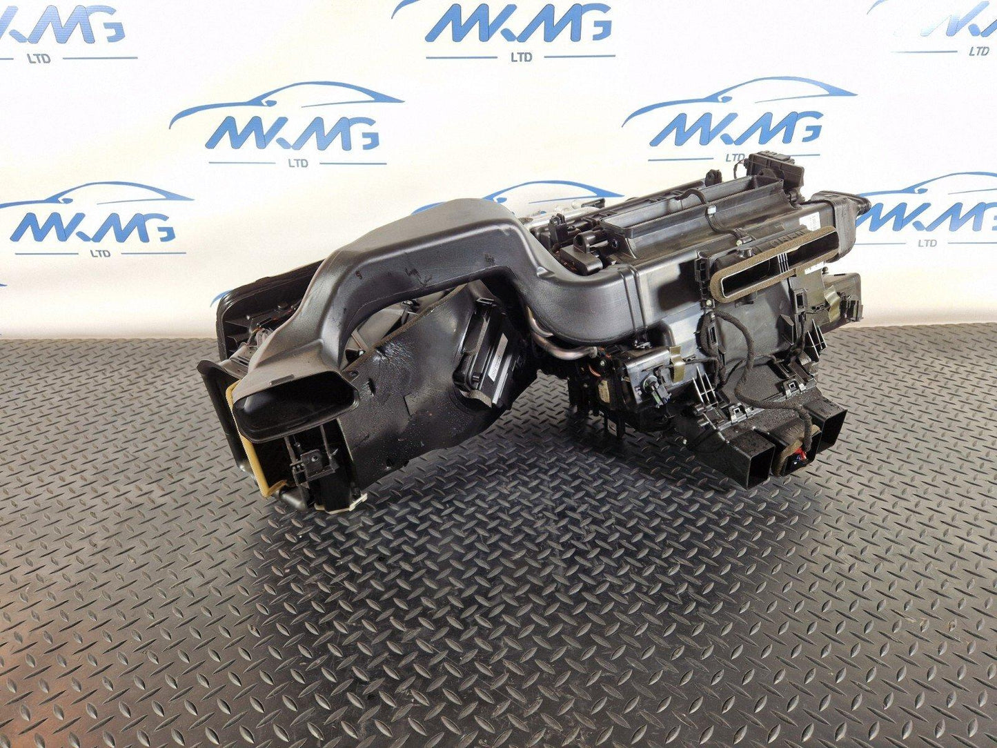 16-19 AUDI A4 AVANT B9 S-LINE GENUINE HEATER MATRIX COMPLETE BOX 8W2816005L