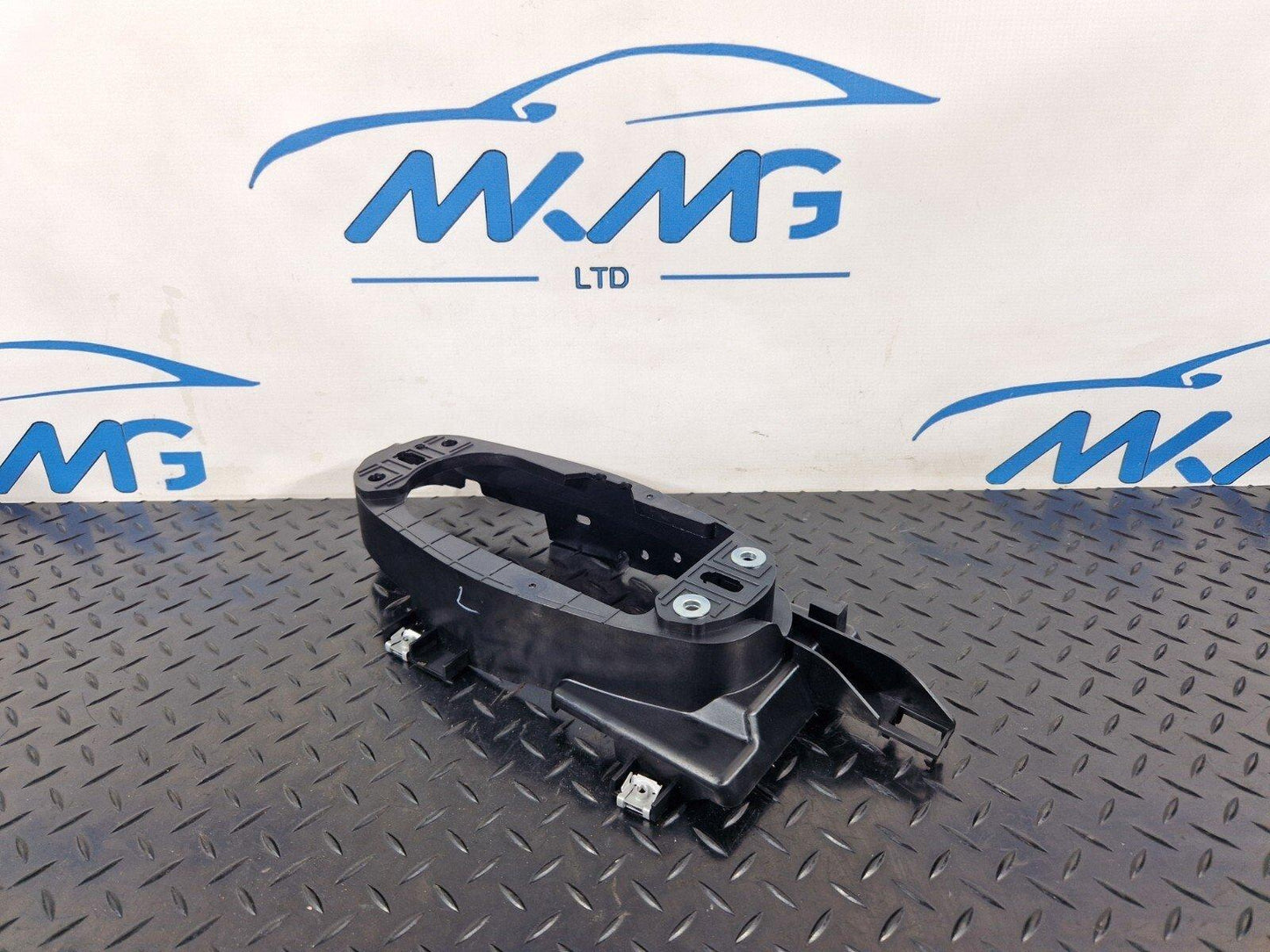 16-19 AUDI A4 B9 AVANT GENUINE GEARSTICK MOUNTING PLATE BRACKET 8W0863531