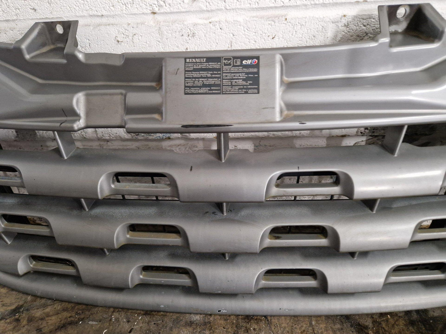 Renault Master MK3 (Ph1) (X62) Cargo Van Genuine Front Bumper Grille