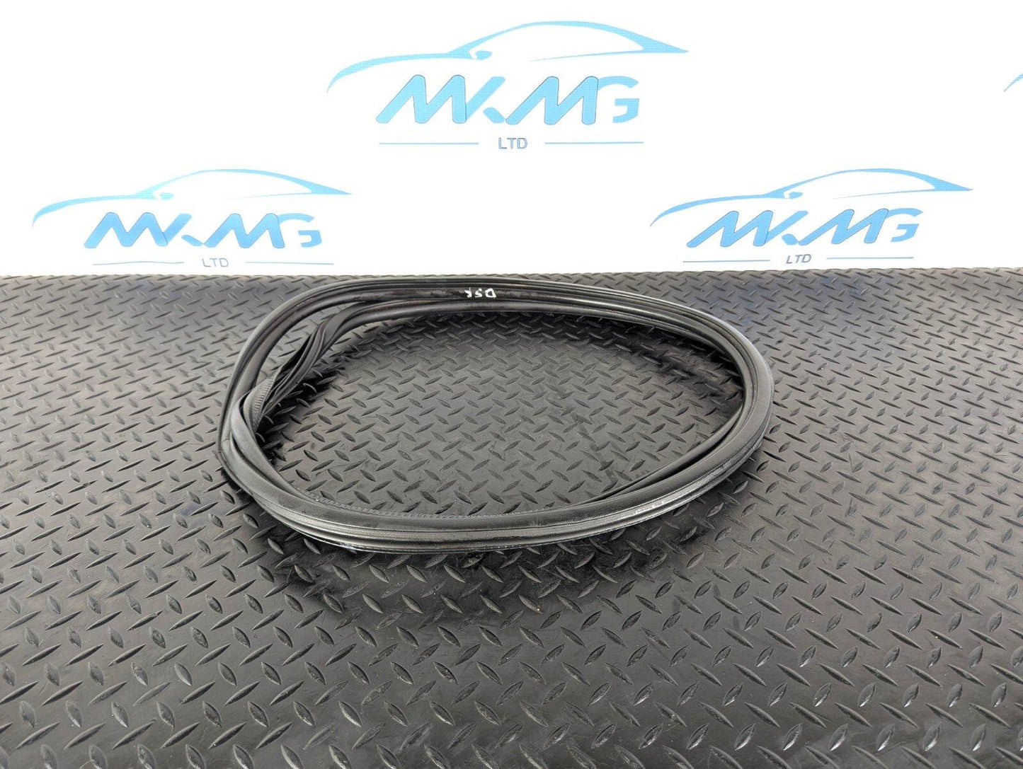 12-18 AUDI A6 C7 GENUINE REAR RIGHT OSR DOOR RUBBER / SEAL