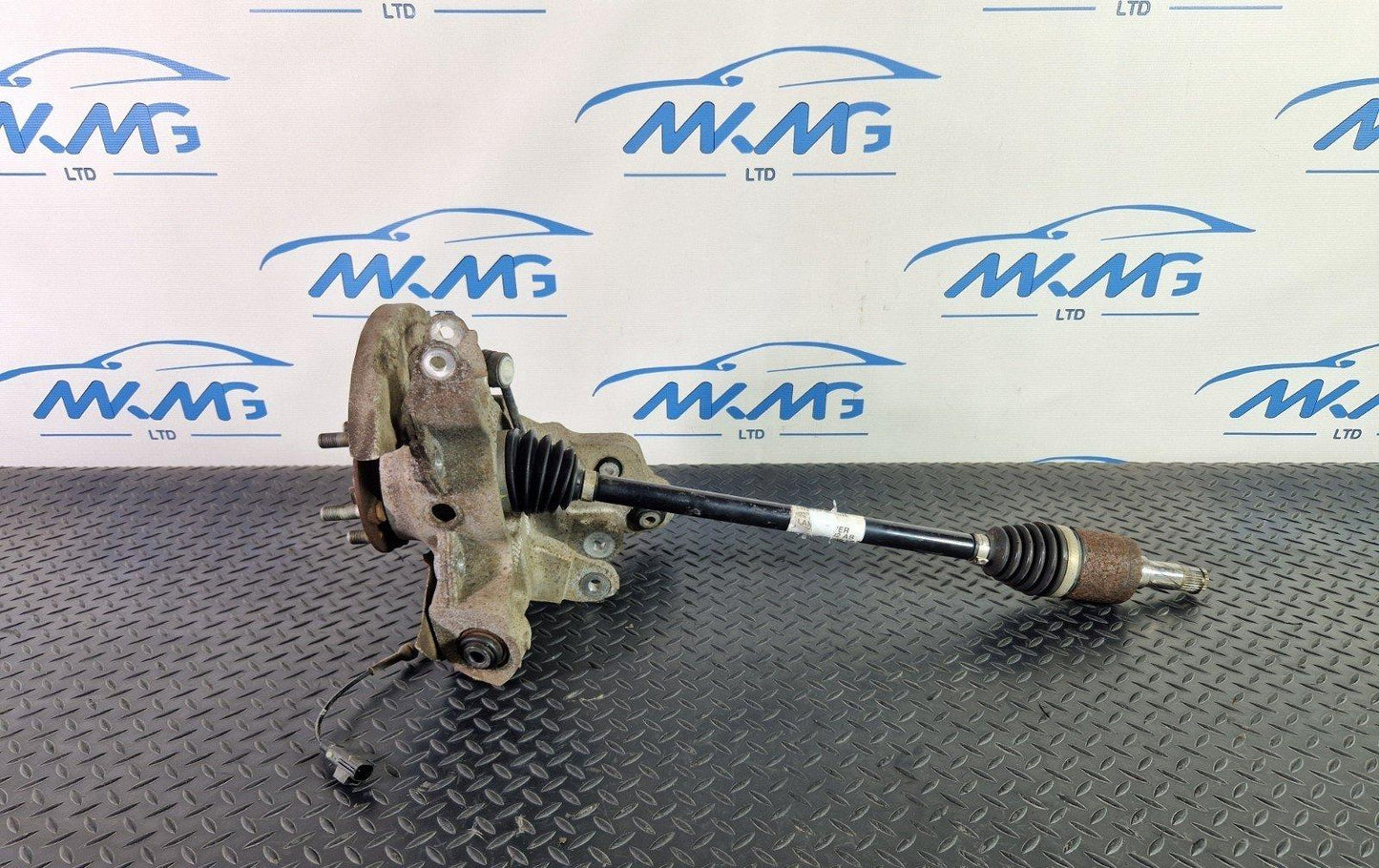 14-19 LAND ROVER L550 N/S/R REAR LEFT PASSENGER SIDE HUB ASSEMBLY FK725A969AD