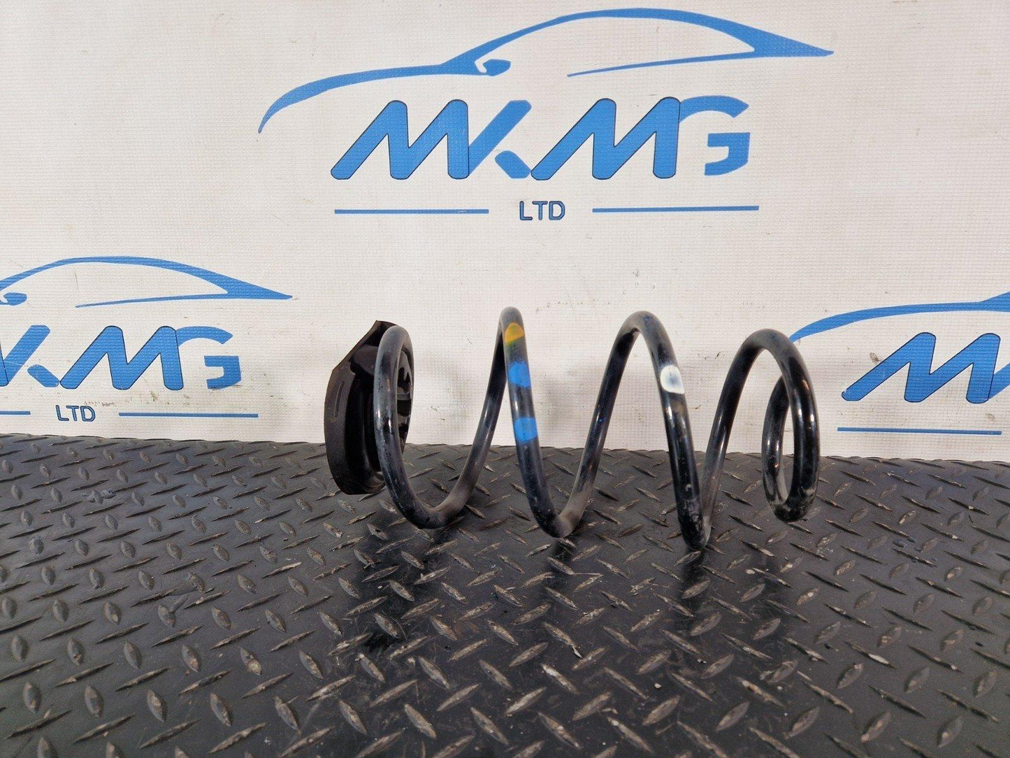 19-ON MERCEDES B CLASS W247 REAR COIL SPRING FITS LEFT & RIGHT A2473241800