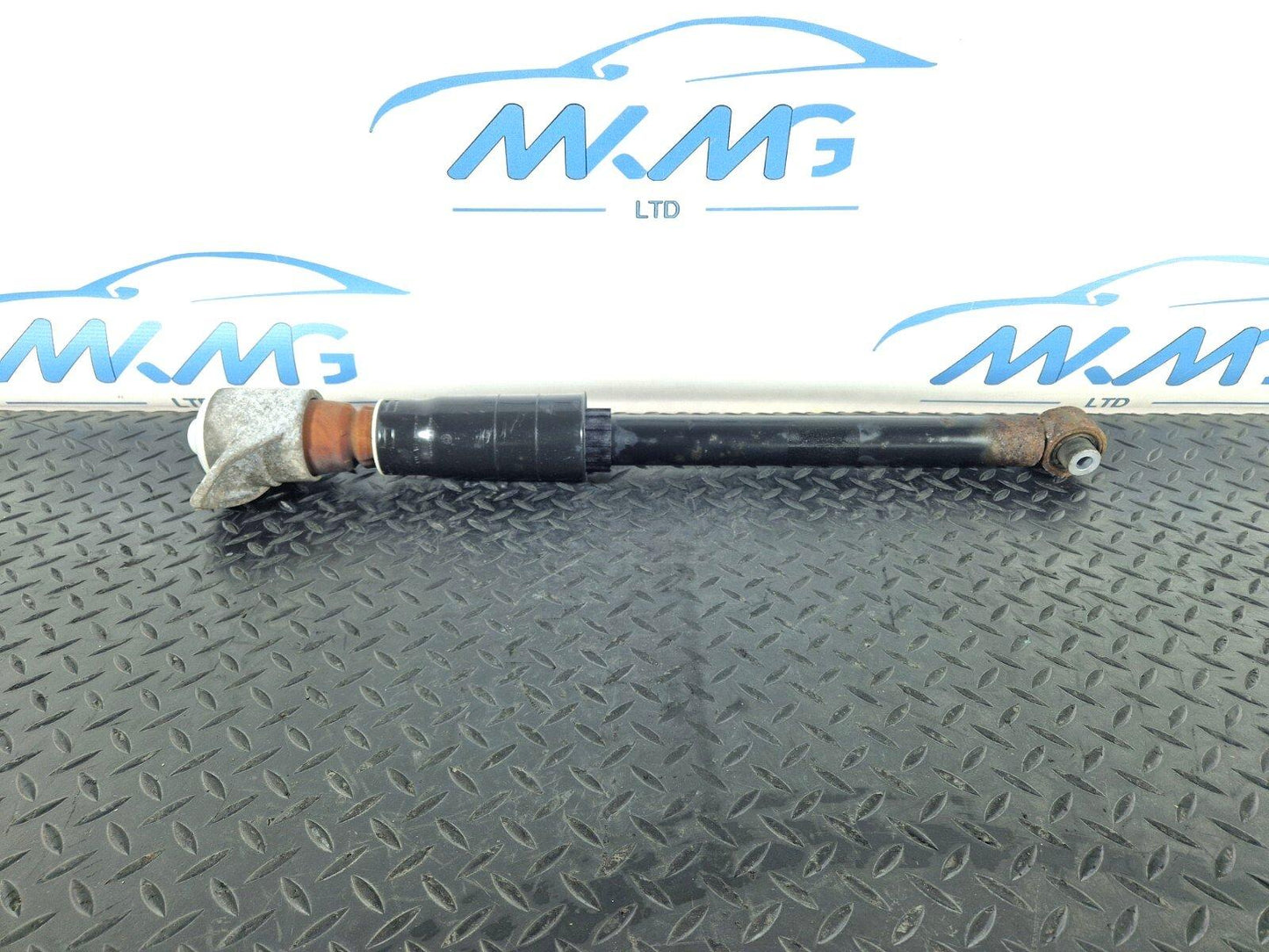 16-19 AUDI A4 B9 REAR SHOCK ABSORBER FITS LEFT & RIGHT 8W0513028AQ 8W0513035AD