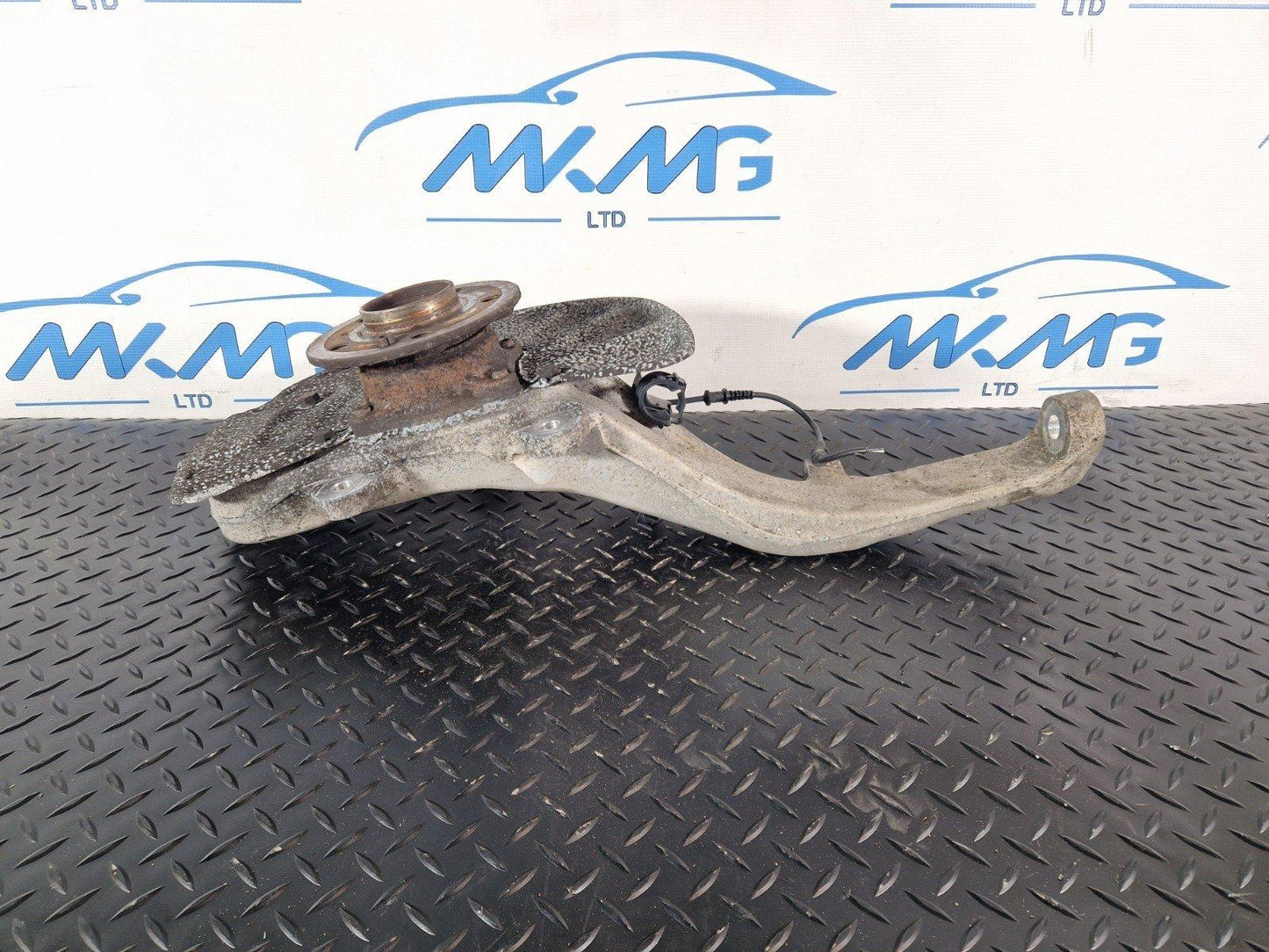 11-19 MERCEDES BENZ ML W166 FRONT LEFT N/S WHEEL HUB & BEARING A1663300920
