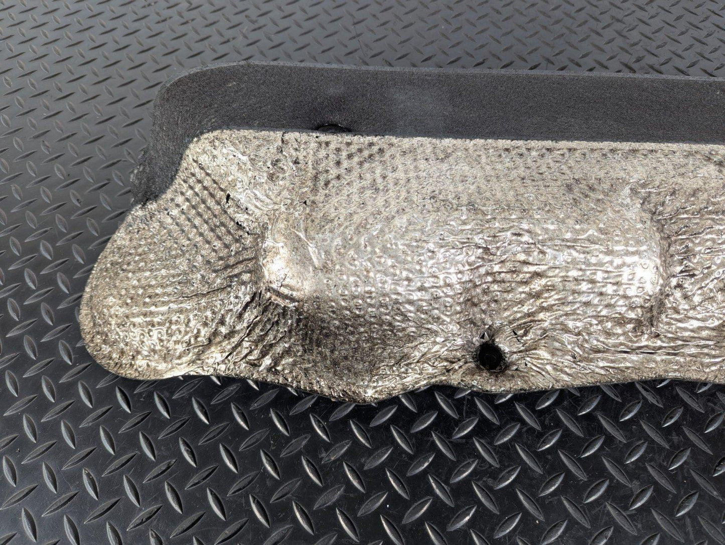 10-17 AUDI A8 4H AIR SUSPENSION COMPRESSOR HEAT GUARD SHIELD 4H0616105A