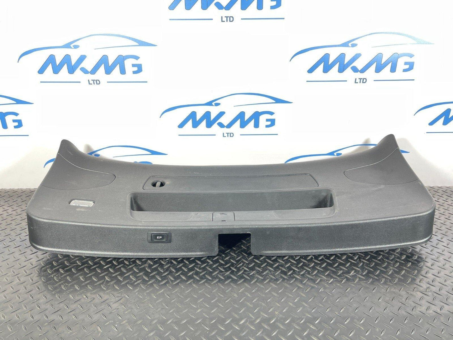 16-19 AUDI A4 B9 AVANT GENUINE BOOTLID/TAILGATE TRIM COVER BLACK 8W9867979