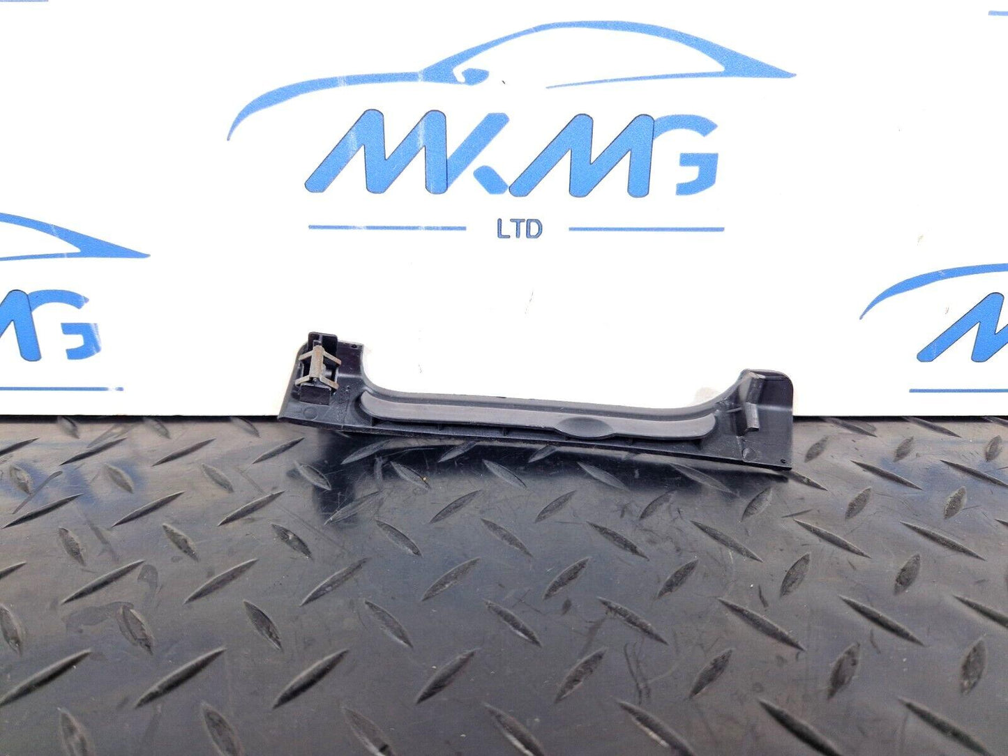 10-18 AUDI A7 4G S-LINE GENUINE BOOT LID LEFT SIDE TRIM INNER PANEL 4G8867607