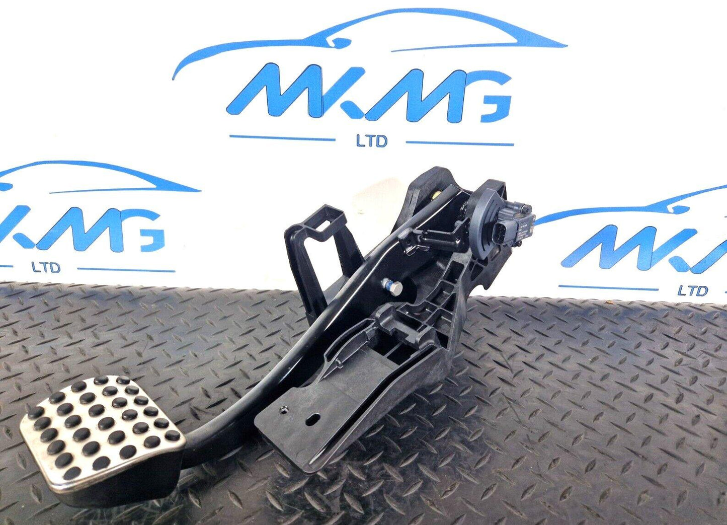 19-ON MERCEDES BENZ A CLASS EQ W177 ELECTRIC BRAKE PEDAL A2472903800