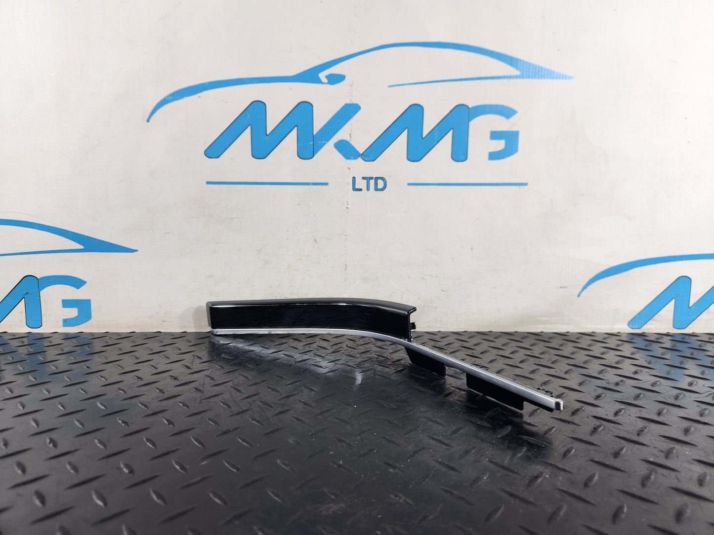 Land Rover Range Rover Evoque L551 SUV Driver Armrest Trim R8A2-044E50-AC