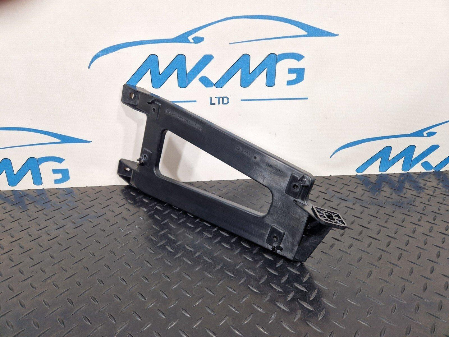 10-18 AUDI A7 4G S-LINE GENUINE AMPLIFIER MOUNT BRACKET 4G0907348B