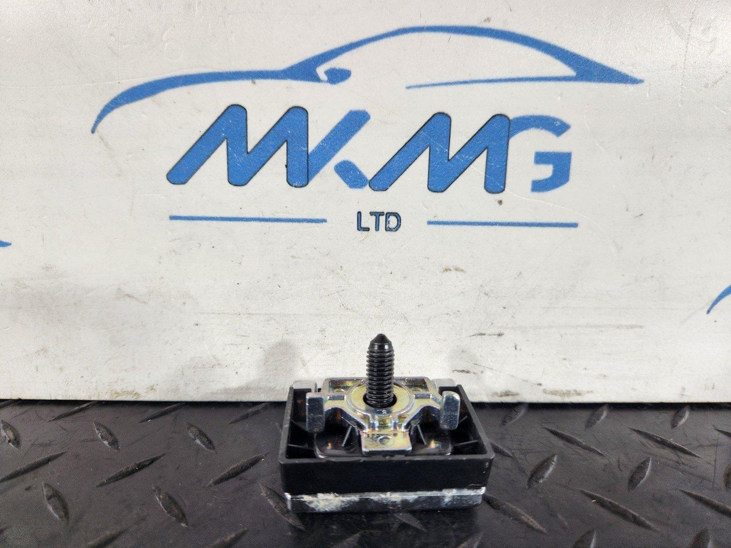 16-20 AUDI Q7 4M GENUINE BOOT TRUNK LUGGAGE HOOK TRIM