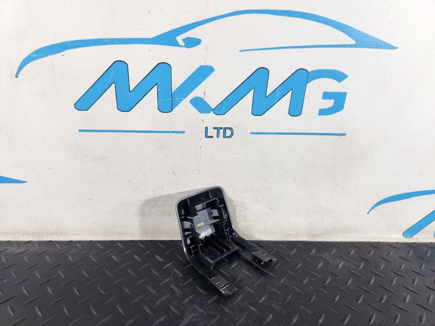 BMW X1 F48 GENUINE REAR SEAT BELT COVER TRIM 7300168