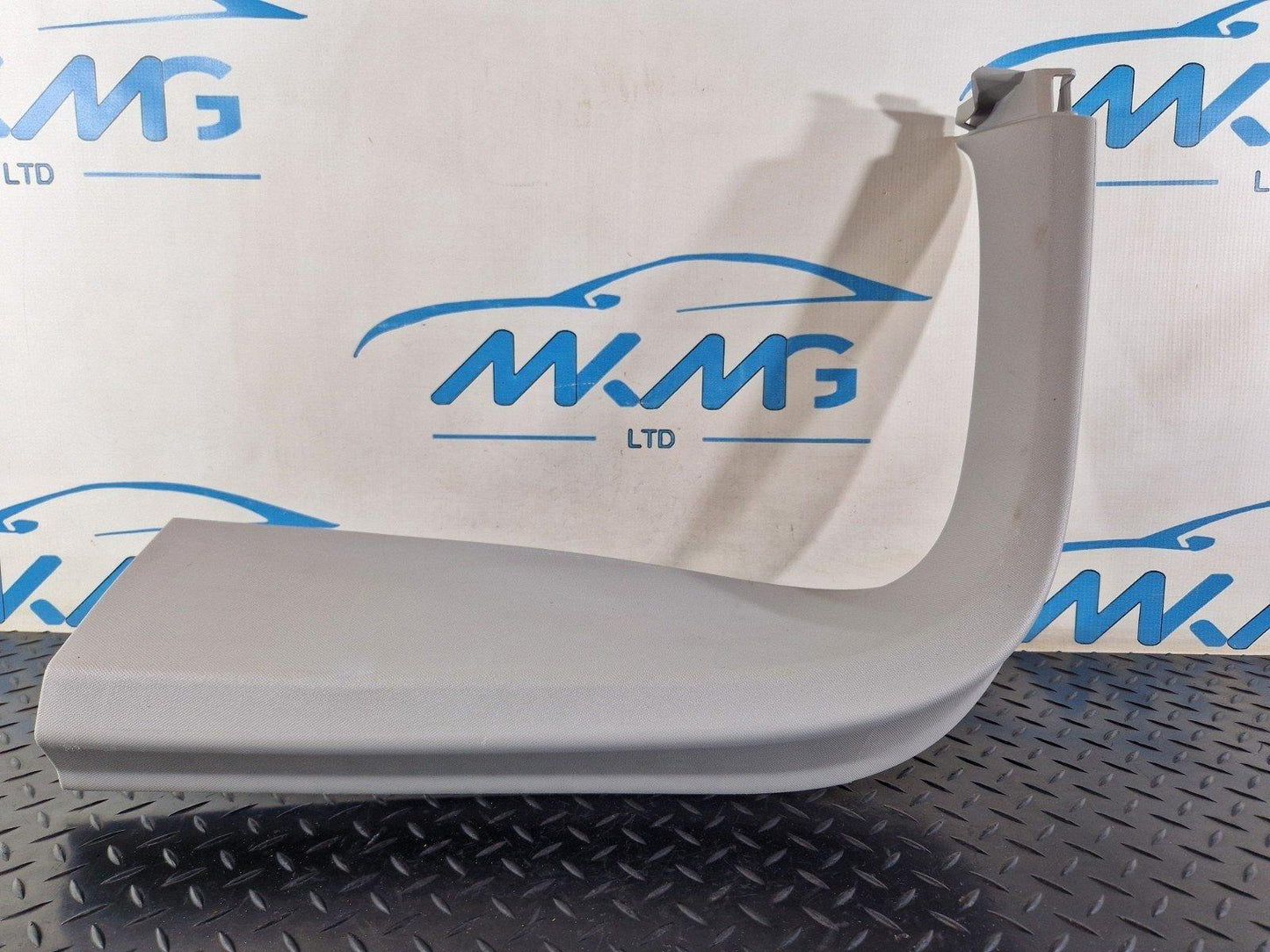 11-19 MERCEDES BENZ ML W166 TAILGATE BOOT LID RIGHT TRIM COVER PANEL A1667400271