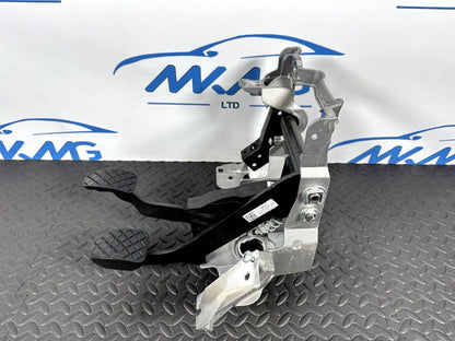 16-19 AUDI A4 B9 GENUINE BRAKE & CLUTCH PEDAL BOX ASSEMBLY 8W2721117 8W2721316