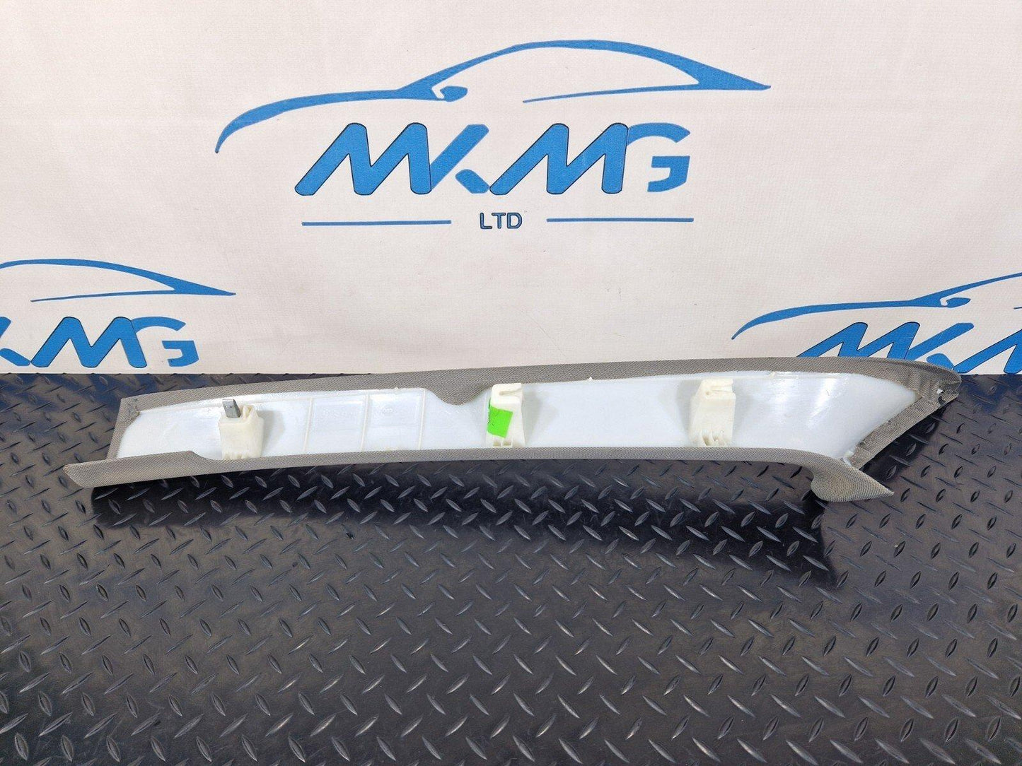 BMW 2 SERIES GRAN TOURER F45 F46 FRONT RIGHT DRIVER SIDE A-PILLAR TRIM 7329584