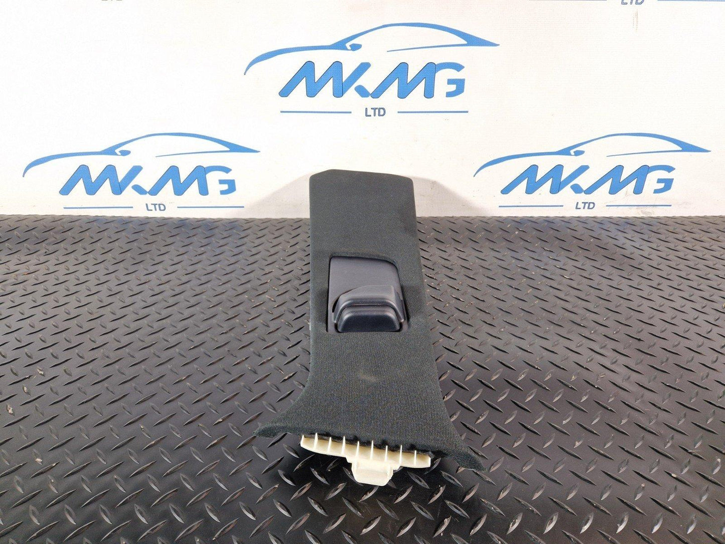 11-19 MERCEDES BENZ ML W166 GENUINE LEFT SIDE B-PILLAR TRIM COVER A1668680100