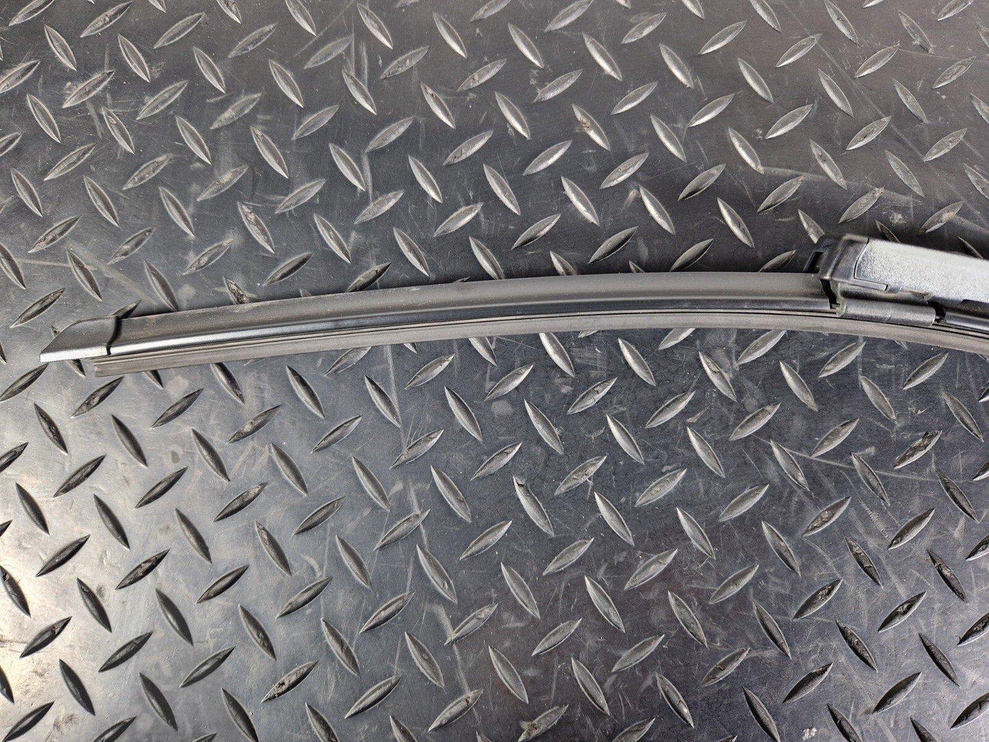 16-23 AUDI A5 F5 SPORTBACK FRONT LEFT PASSENGER SIDE WIPER ARM & BLADE 8W2955407