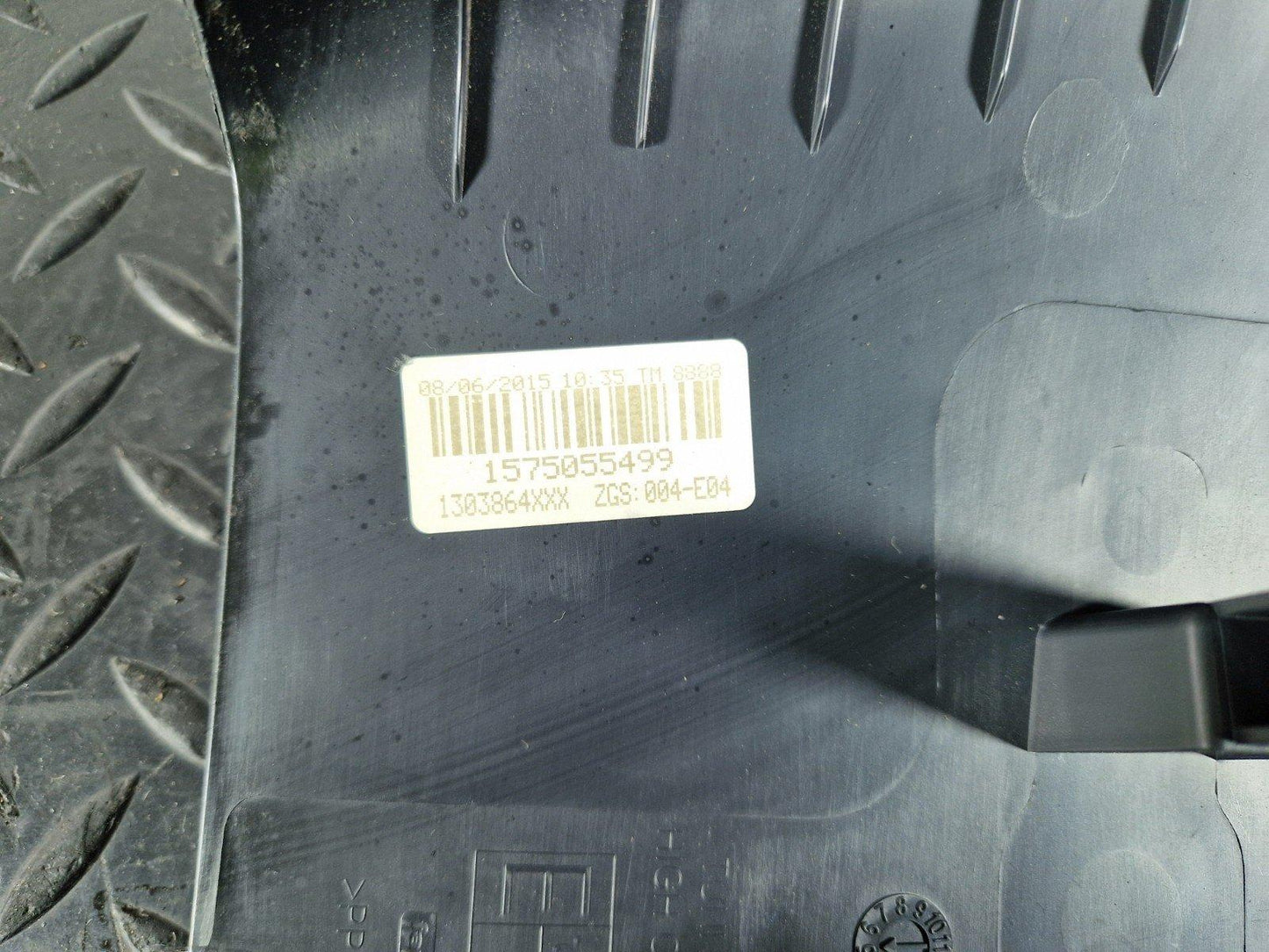 14-23 MERCEDES VITO W447 GENUINE CENTRE CONSOLE TRIM A4476800131