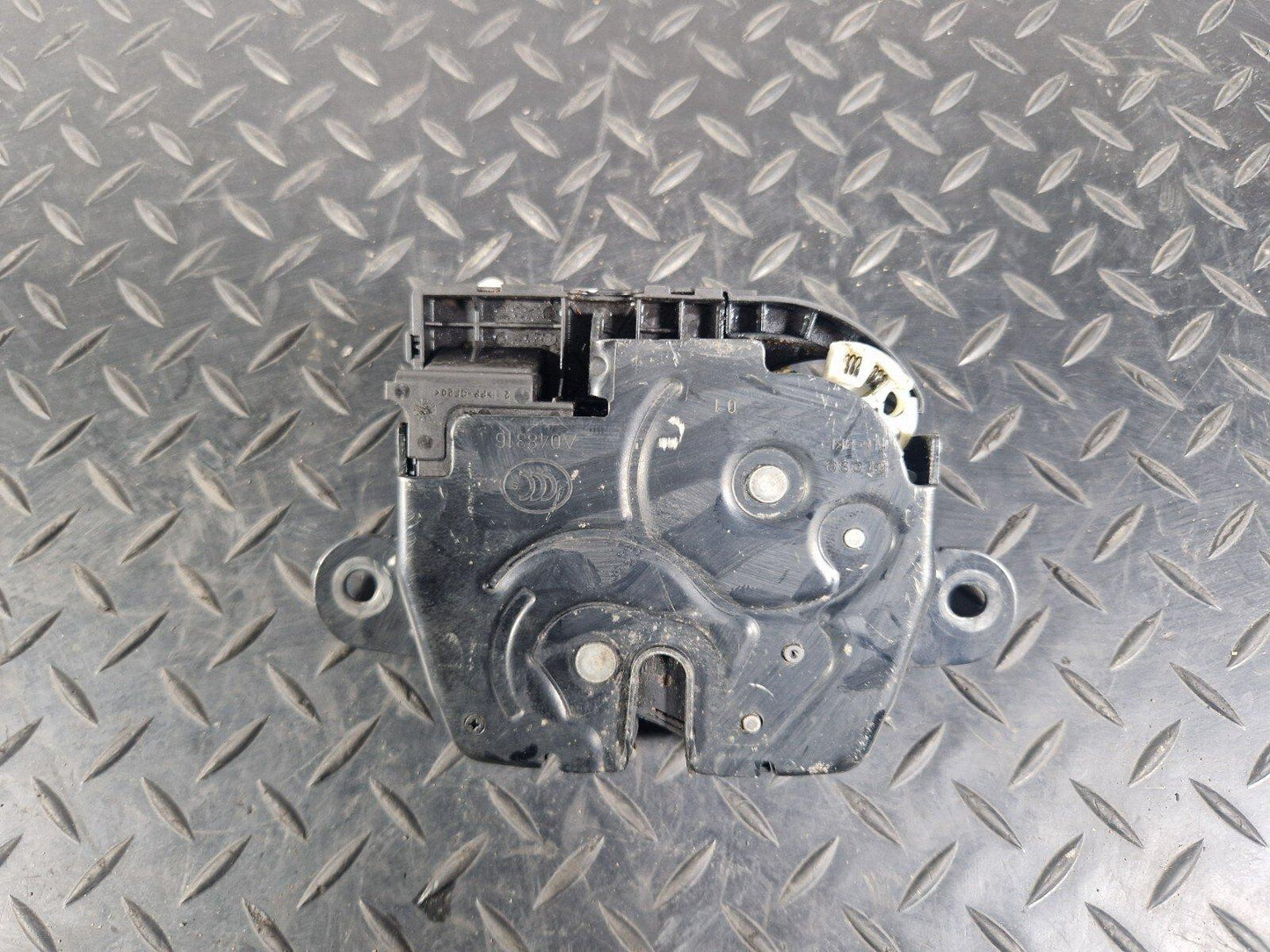 14-21 BMW 2 SERIES GRAN TOURER F45 F46 TAILGATE LOCK MECHANISM 7348530