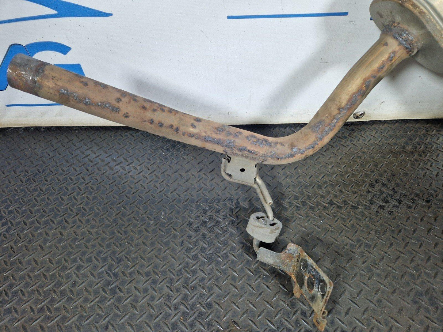 16-19 AUDI A4 B9 GENUINE EXHAUST BACKBOX SILENCER 8W0253411D 8W0119C