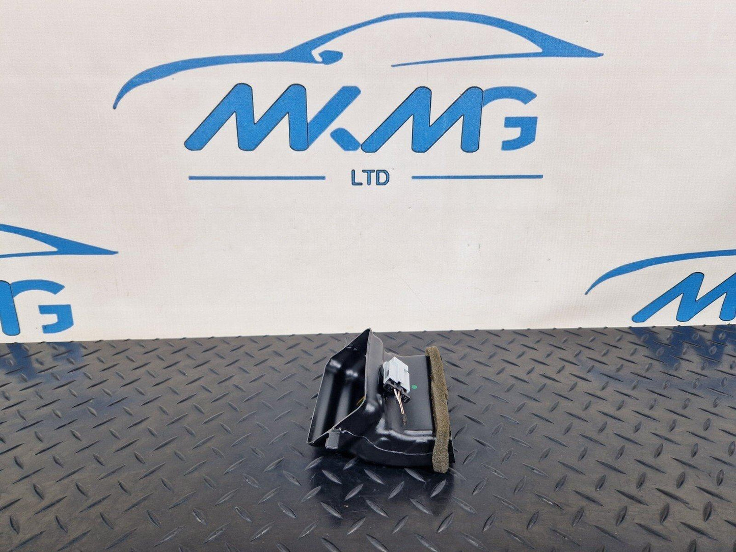 16-23 AUDI A5 F5 S LINE GENUINE AIR CHANEL CONNECTING VENT 8W0857042