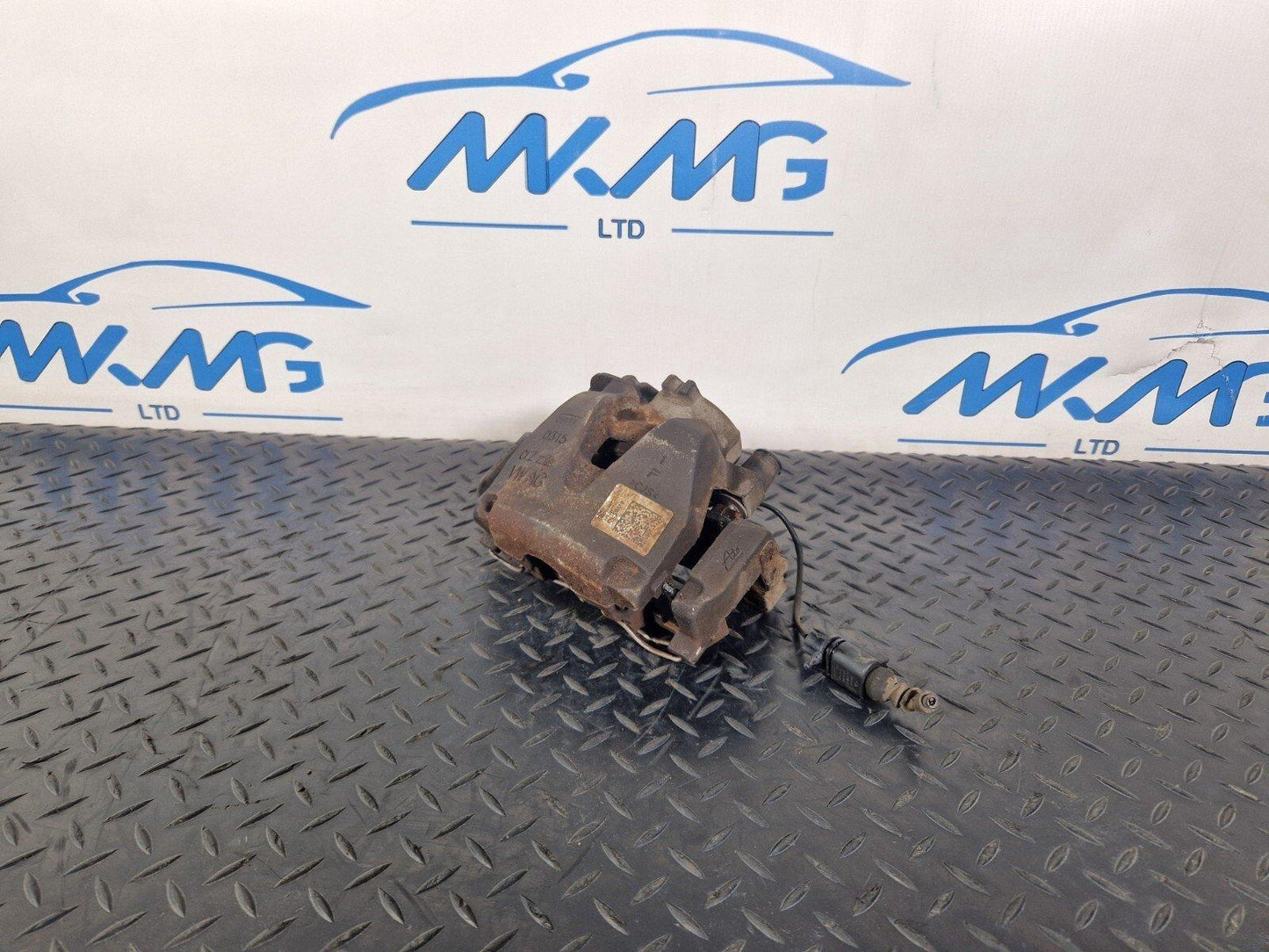 16-19 AUDI A4 B9 GENUINE PASSENGER SIDE FRONT BRAKE CALIPER 8W05BQ