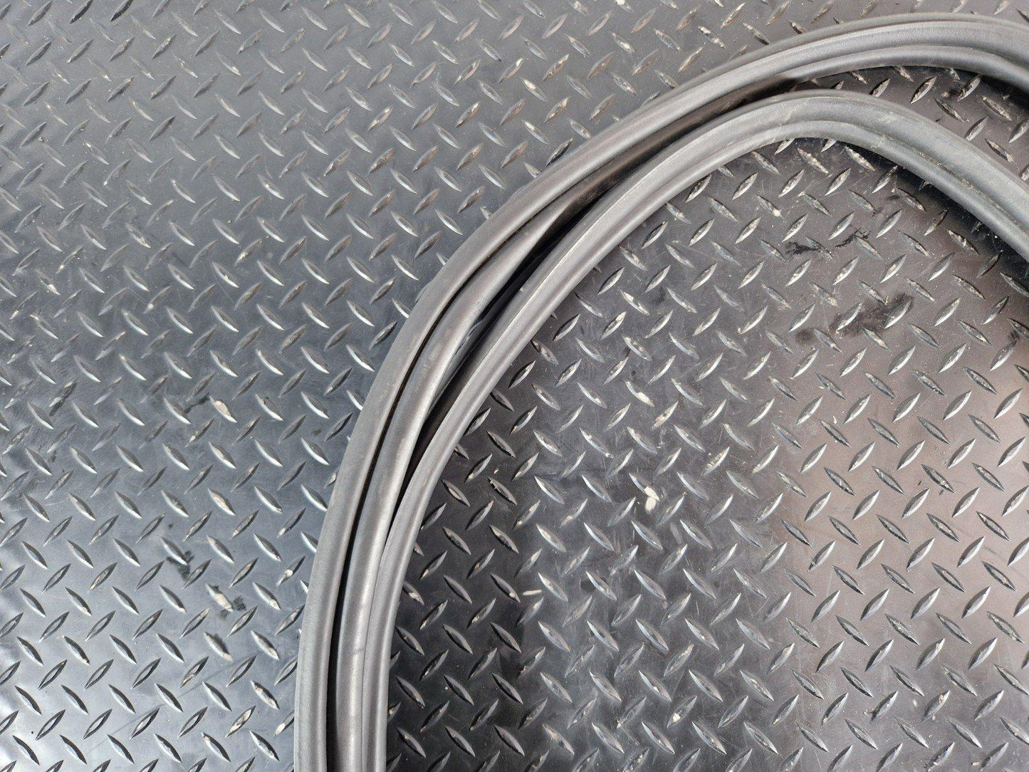 Mercedes-Benz    Unknown Part Type A1667400178