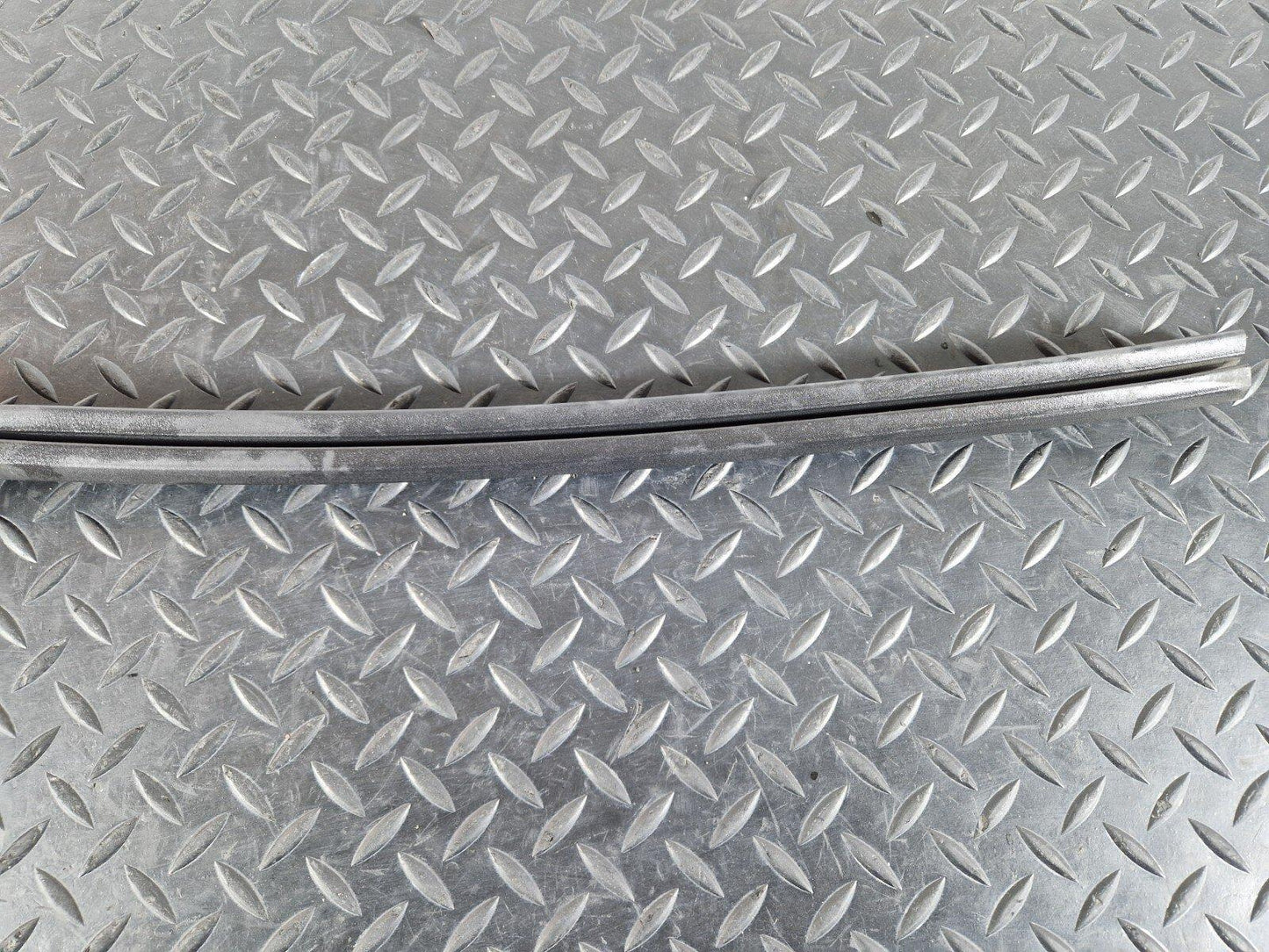 12-17 AUDI S5 CONVERTIBLE REAR LEFT SIDE INNER WINDOW SEAL 8F0839479