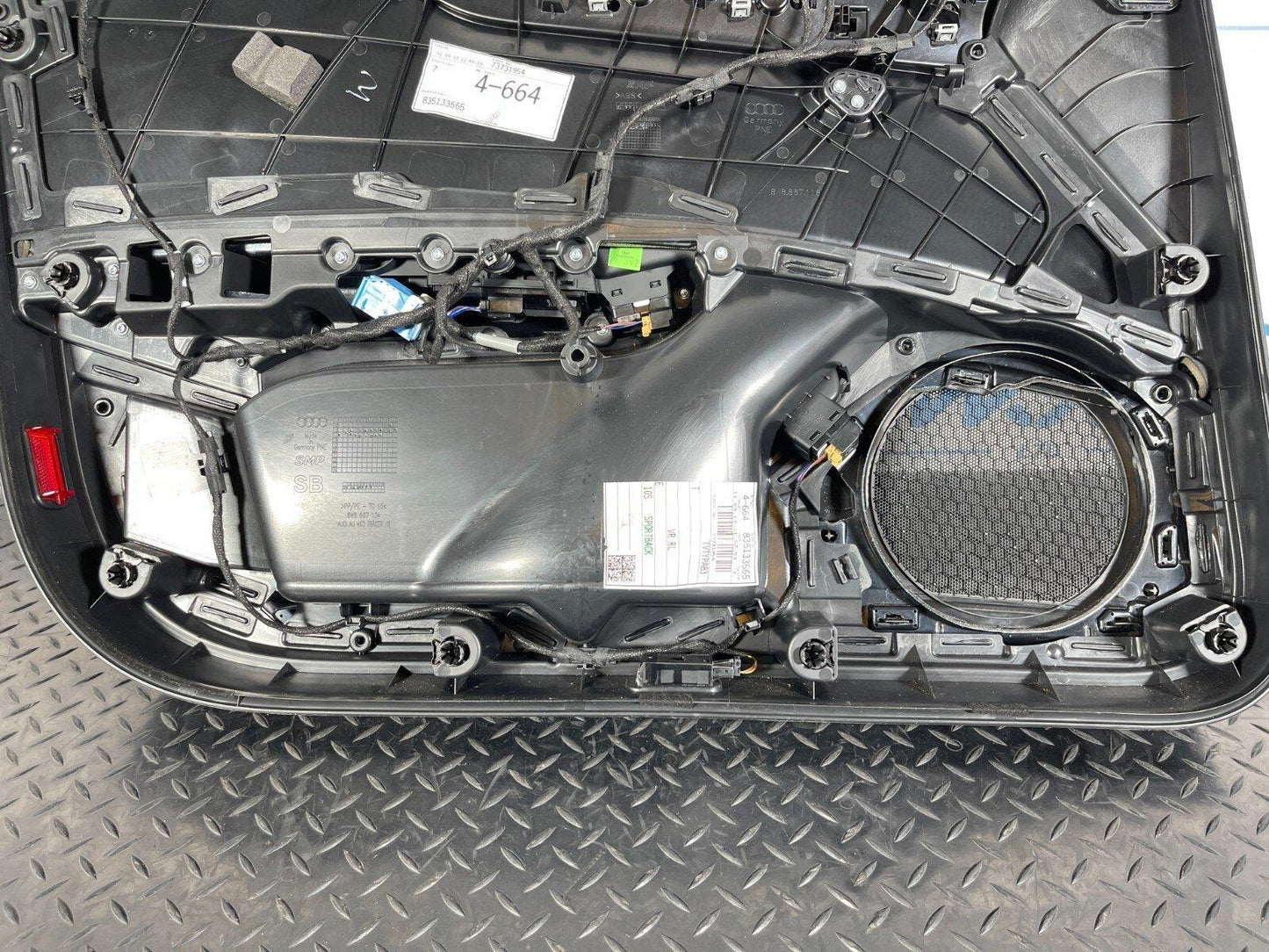16-23 AUDI A5 F5 SPORTBACK S-LINE FRONT O/S DOOR CARD PANEL 8W8867134