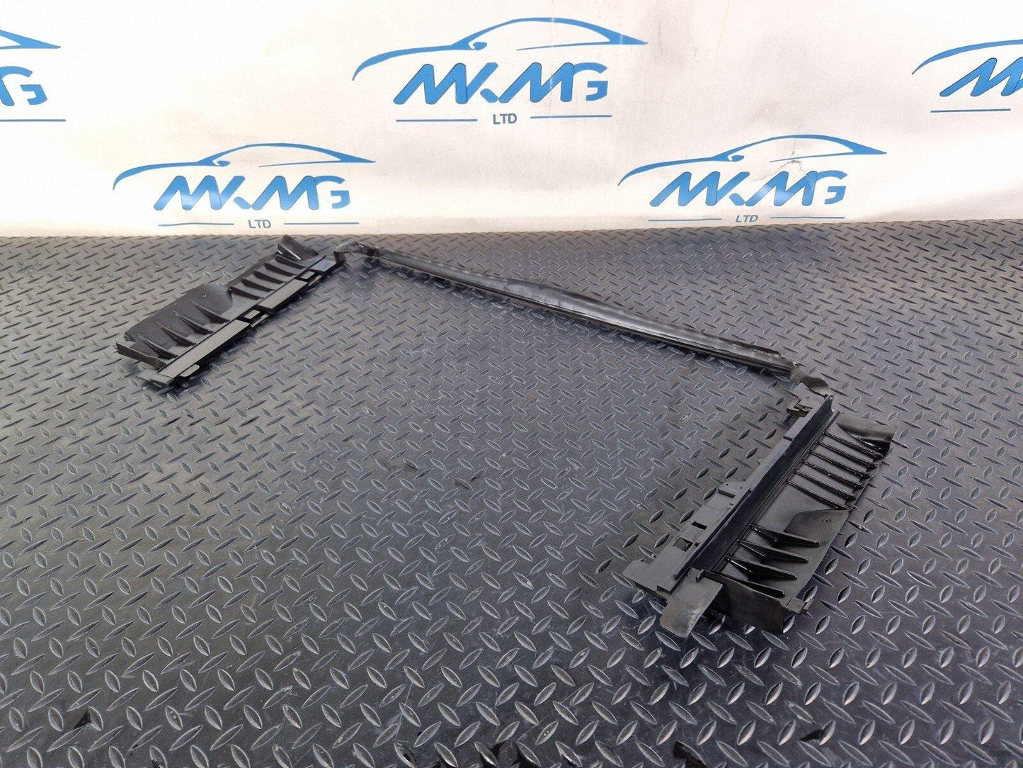 14-21 MERCEDES BENZ C200 W205 RADIATOR AIR GUIDE DUCT A2055050130