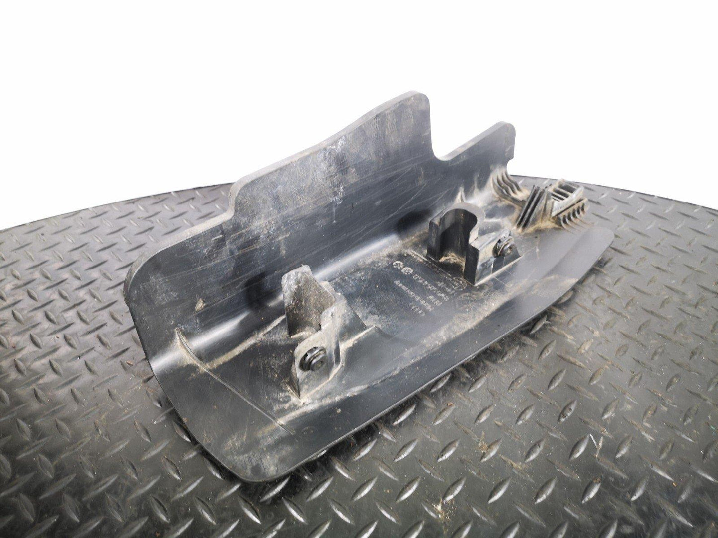 16-19 AUDI A4 B9 GENUINE 1.4 TFSI REAR LEFT SIDE CONTROL ARM COVER 8W0505415D