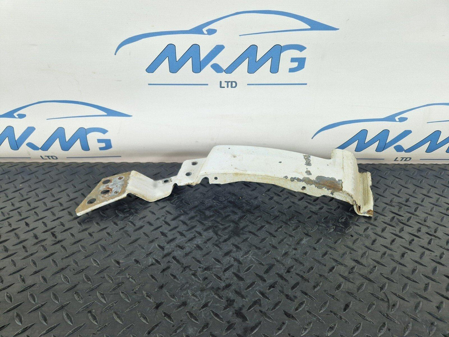 18-ON MERCEDES BENZ SPRINTER W907 W910 FRONT LEFT N/S WING STRIP A9108810200